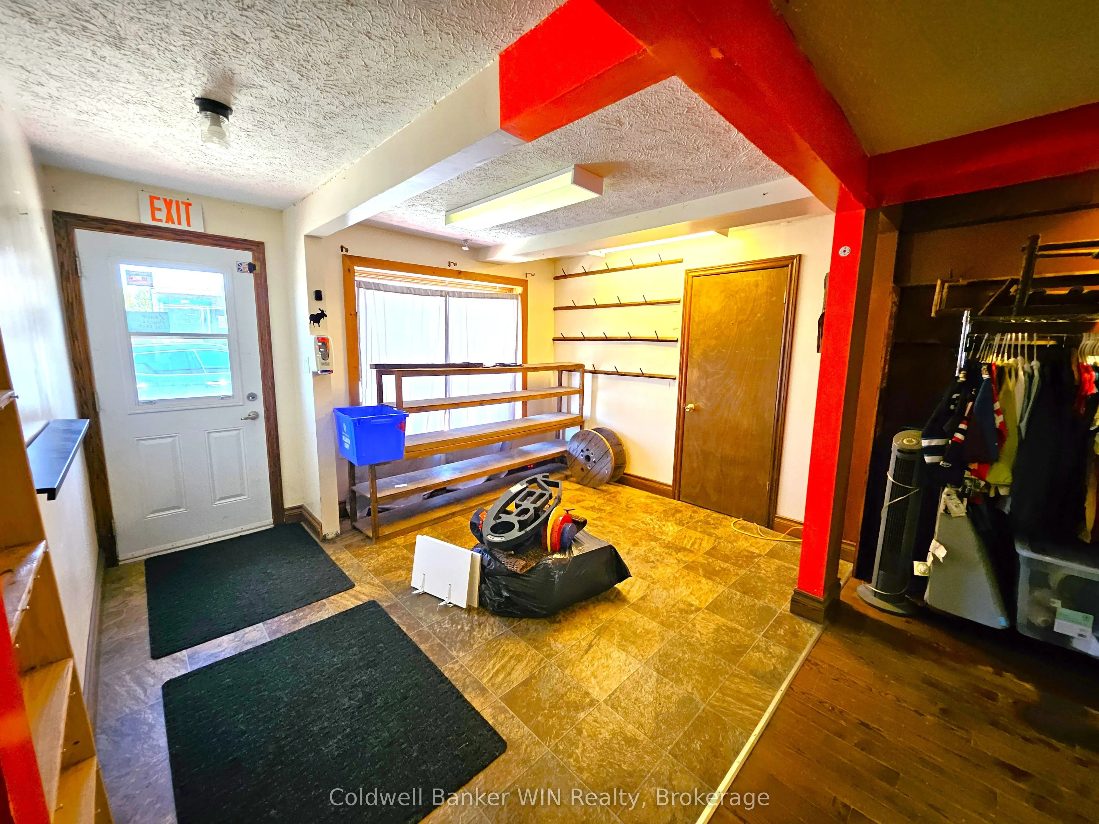 17 Arthur Street E