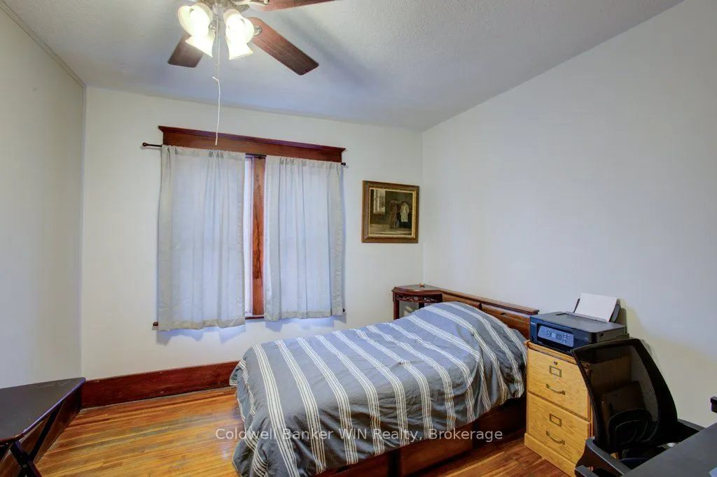 17 Arthur Street E
