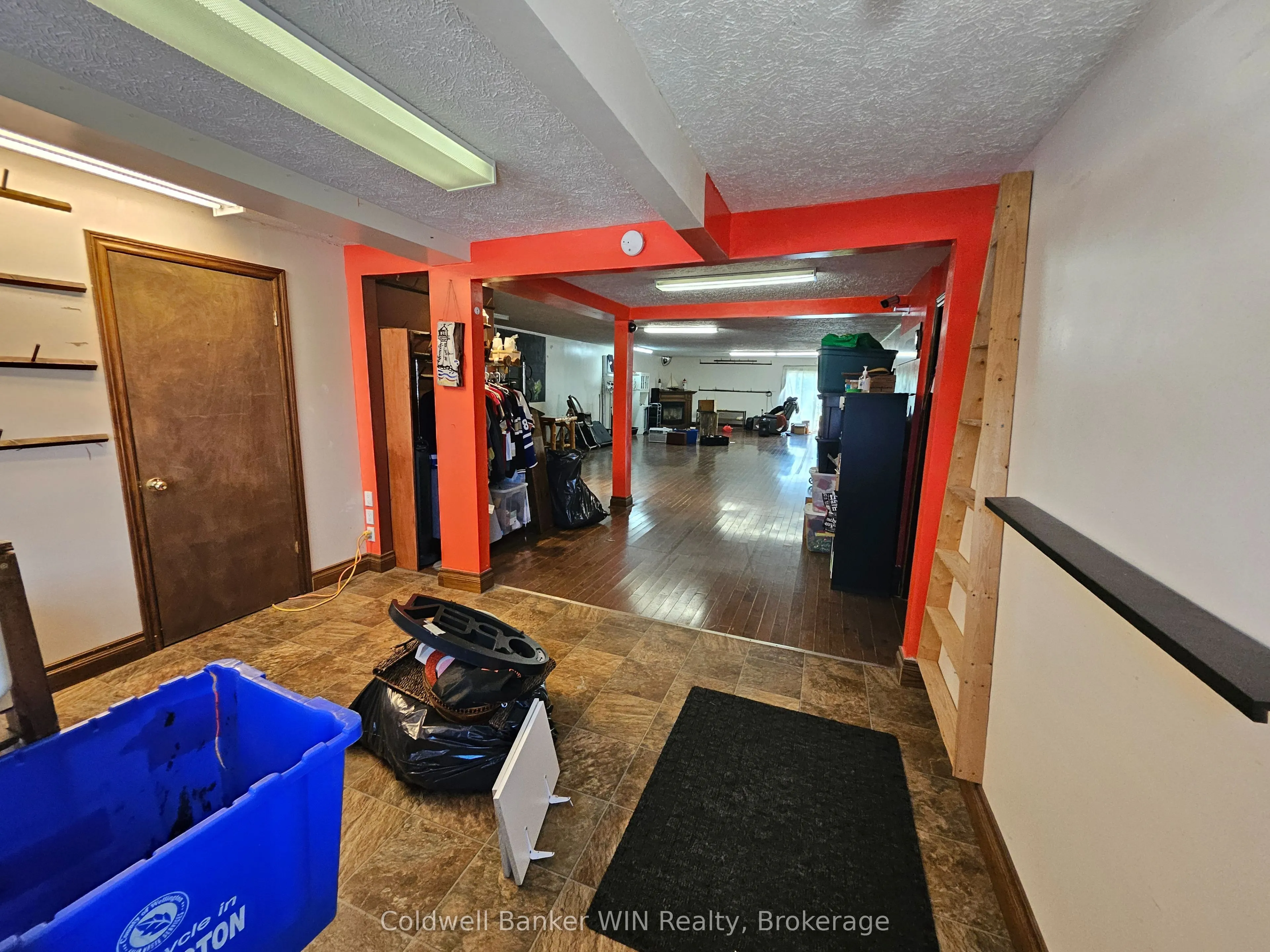 17 Arthur Street E