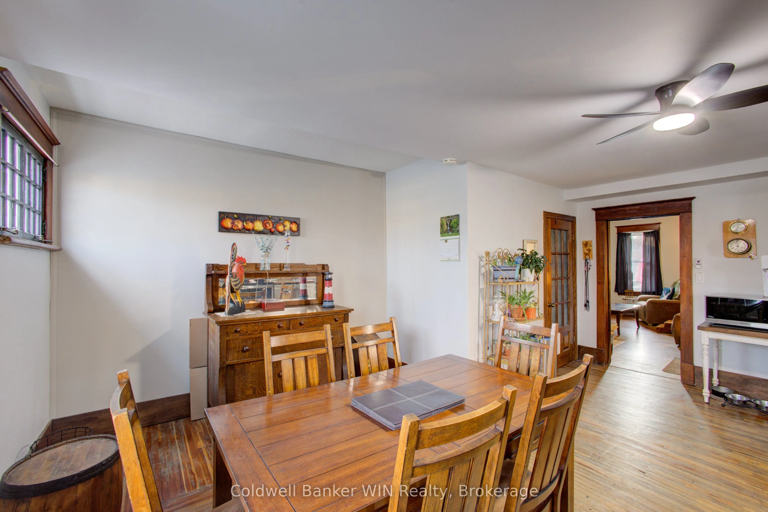17 Arthur Street E