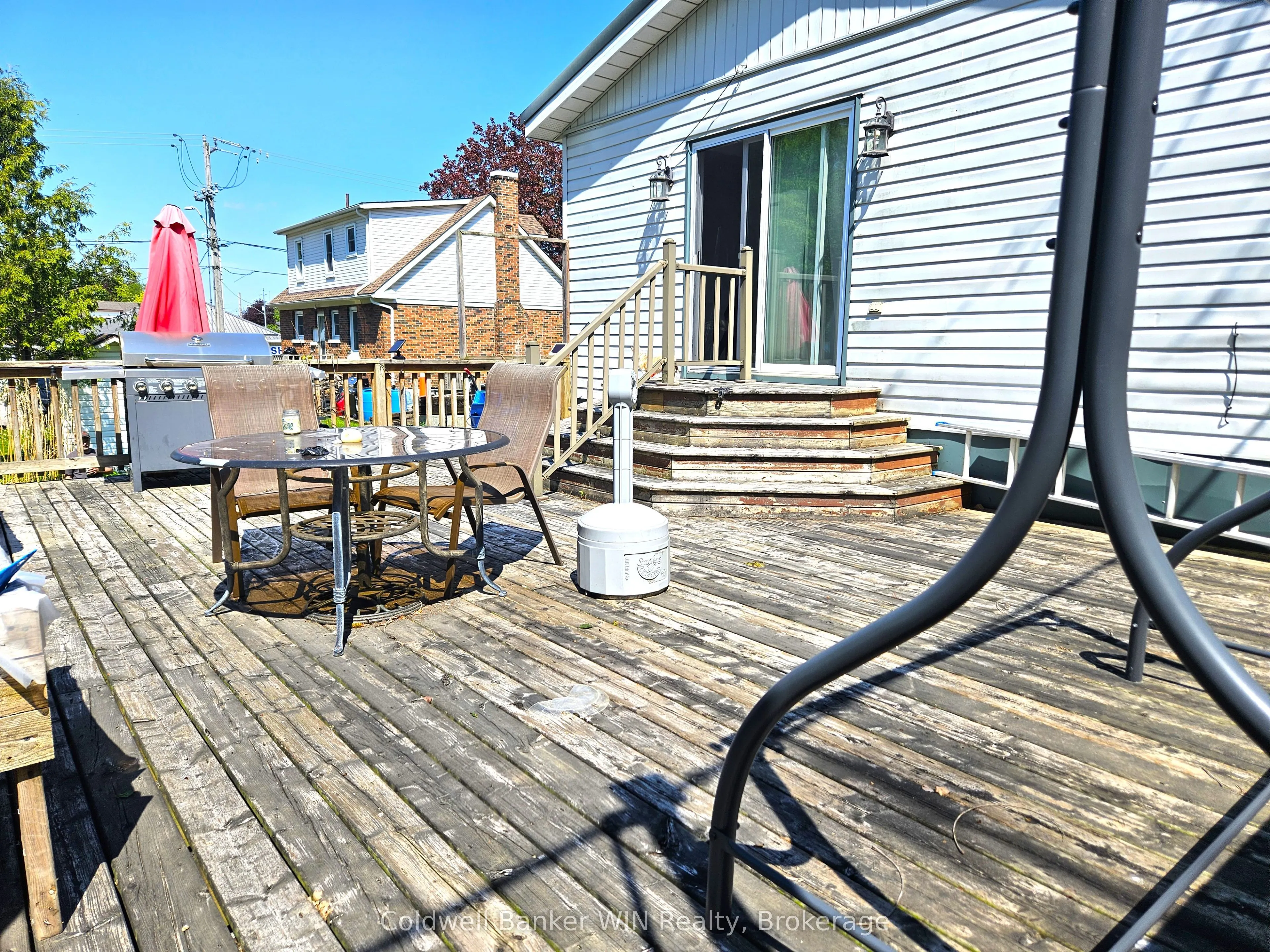 17 Arthur Street E