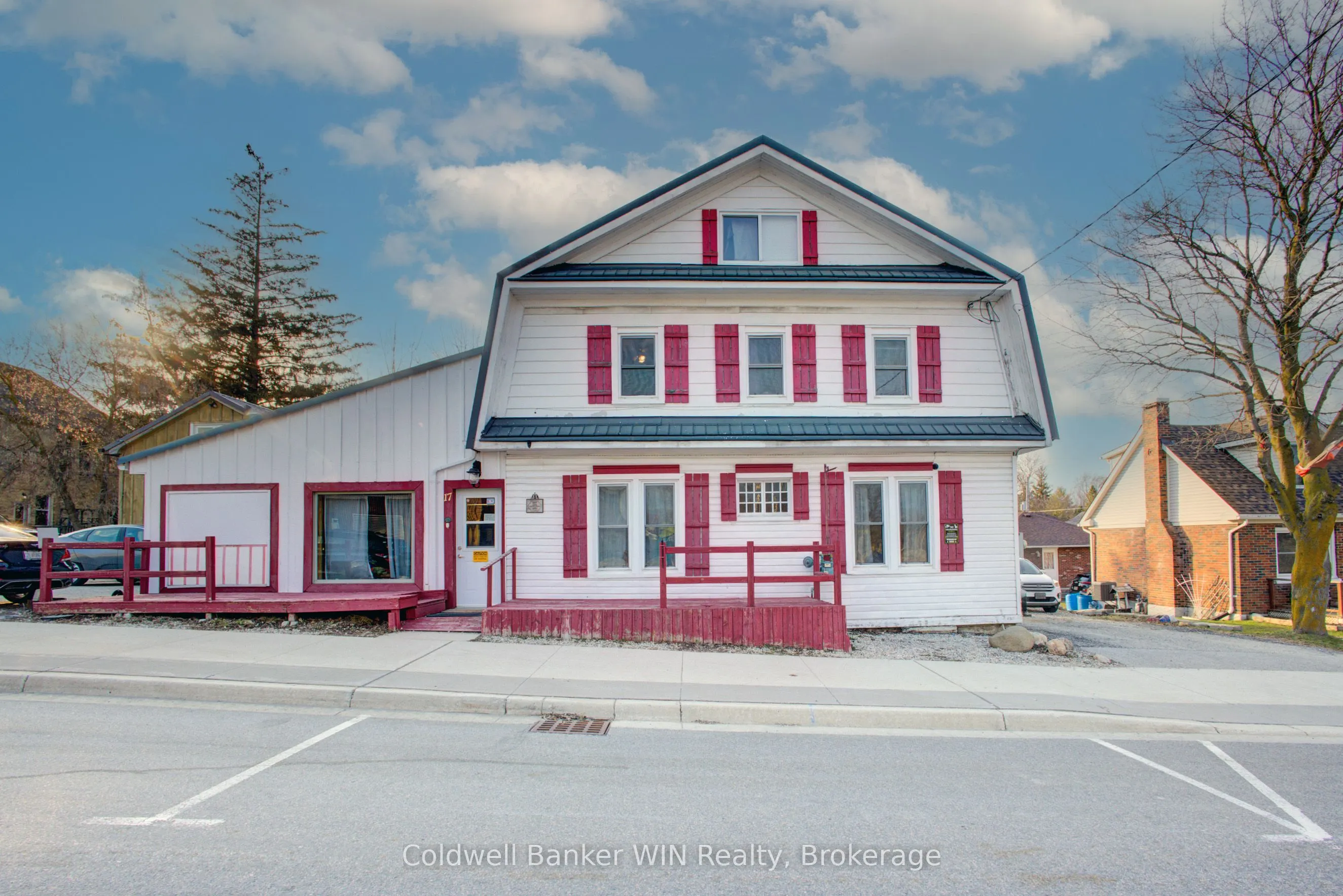 17 Arthur Street E