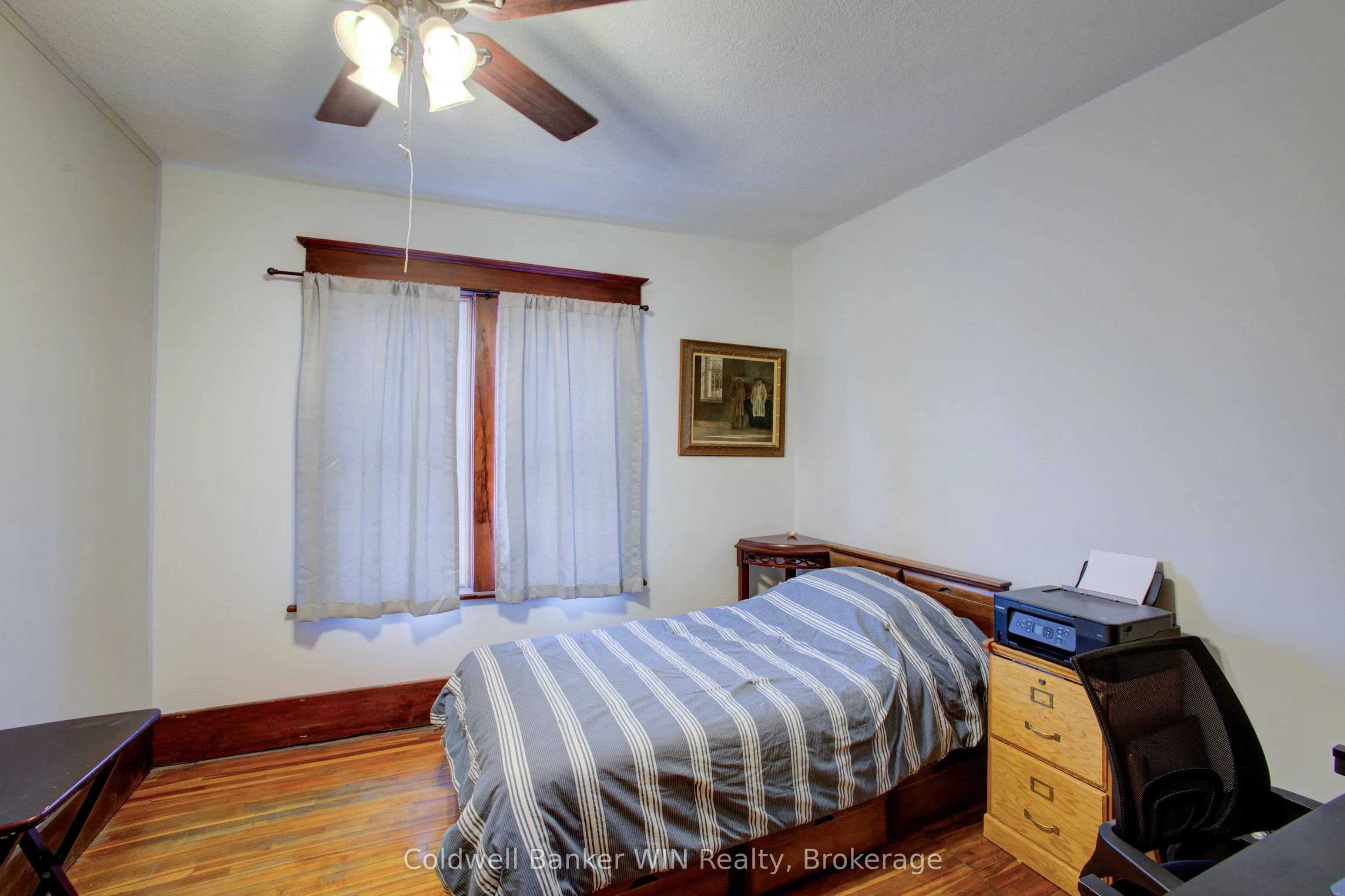 17 Arthur Street E