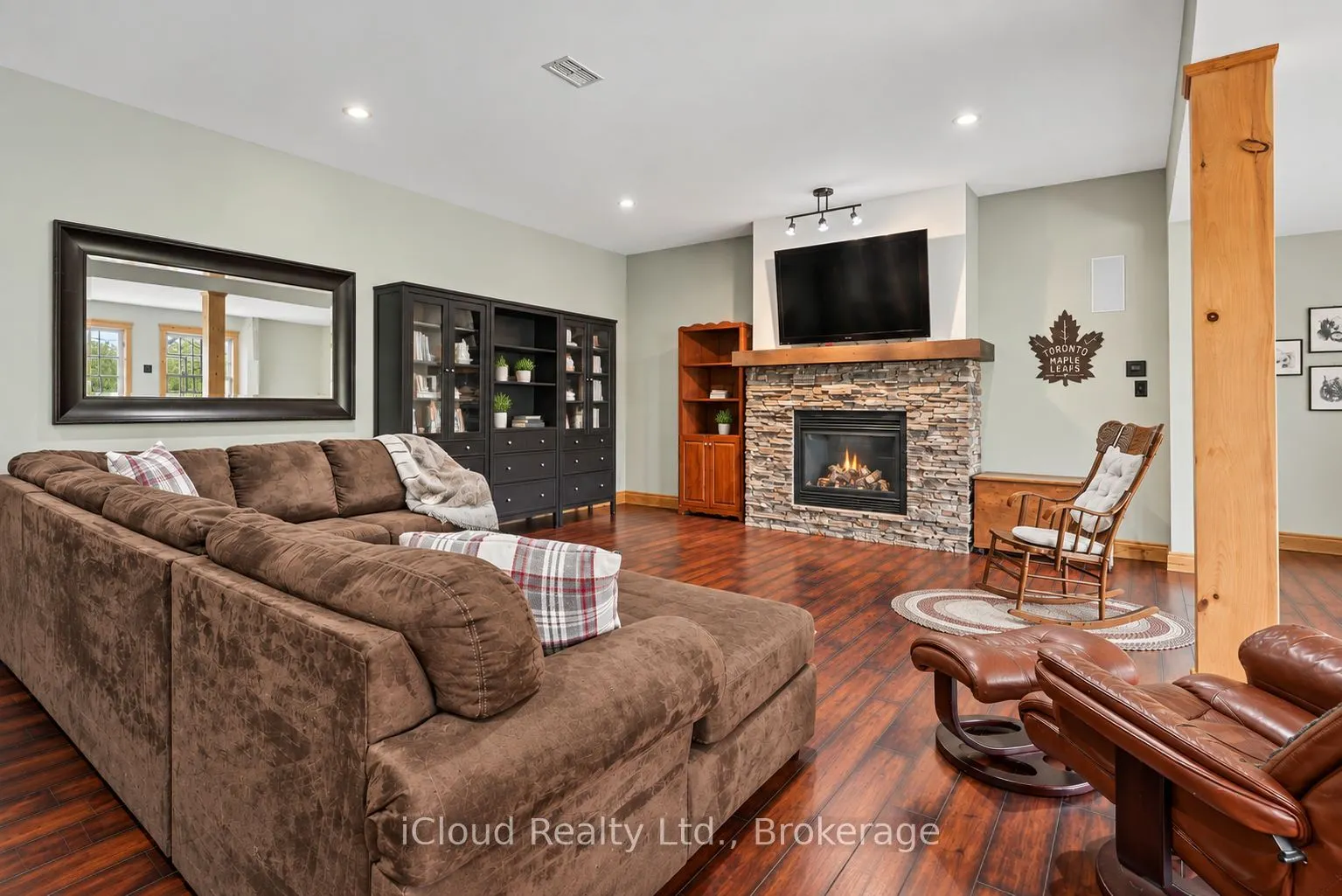928 Portage Road