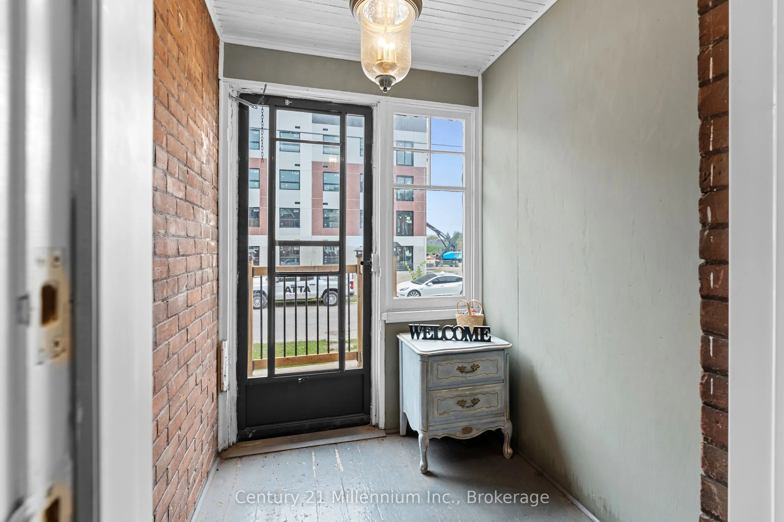 143 11th Street W