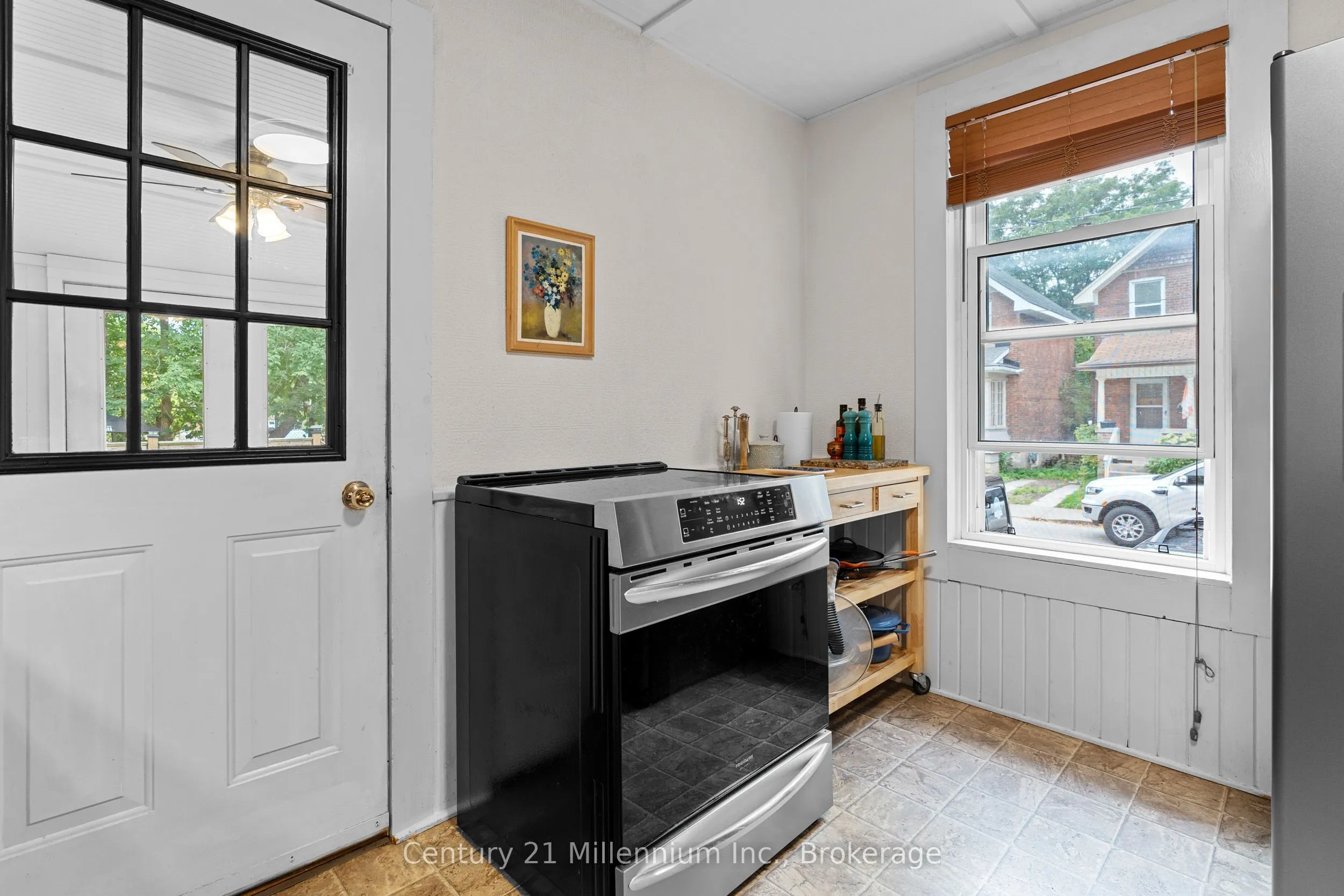 143 11th Street W