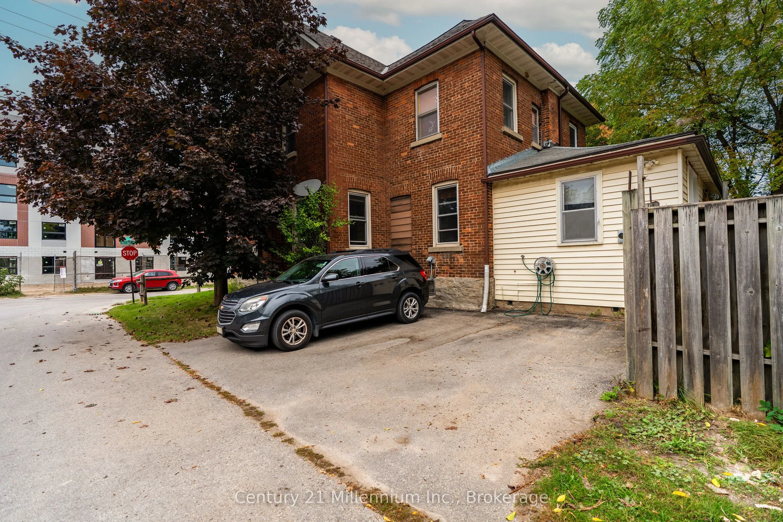 143 11th Street W