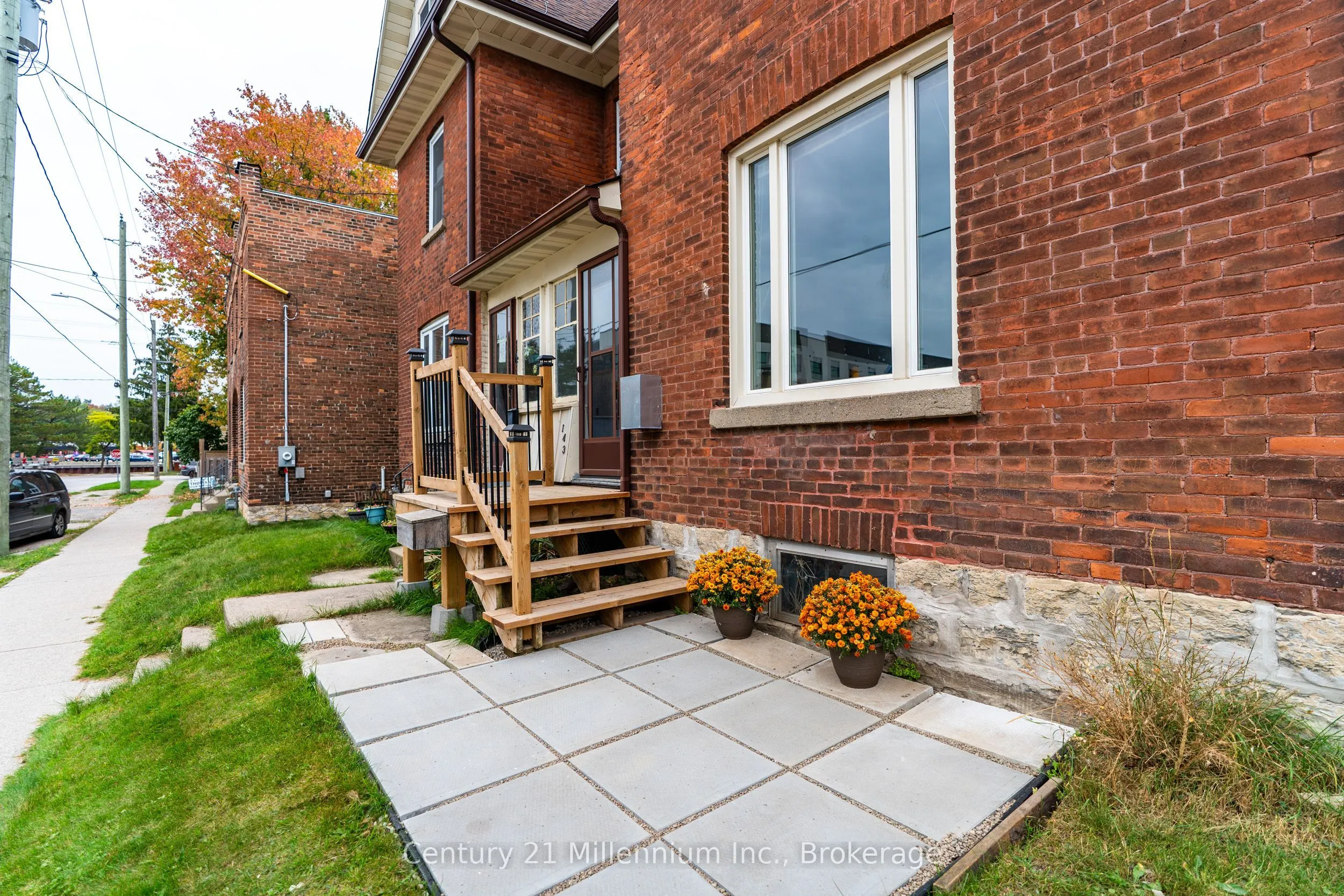 143 11th Street W
