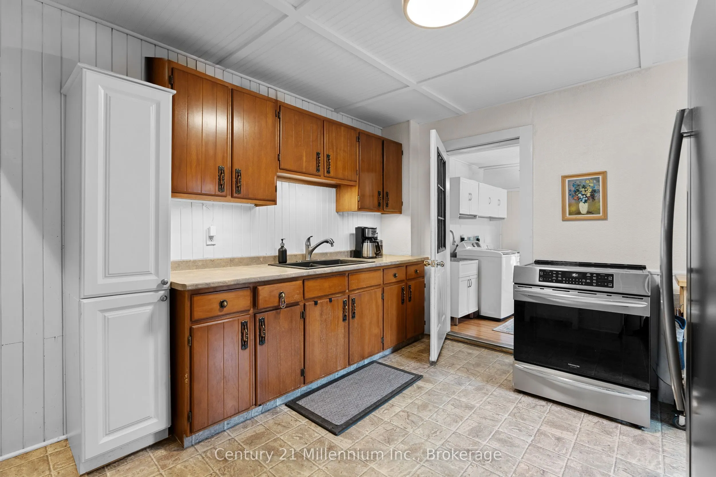 143 11th Street W