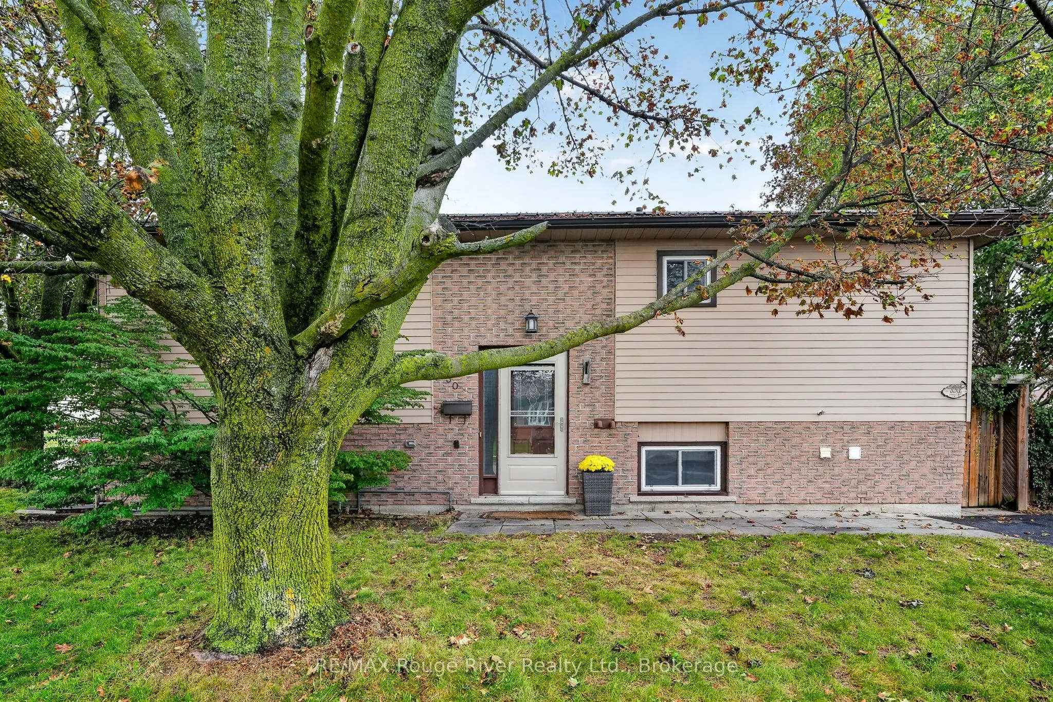 830 Ewing Court