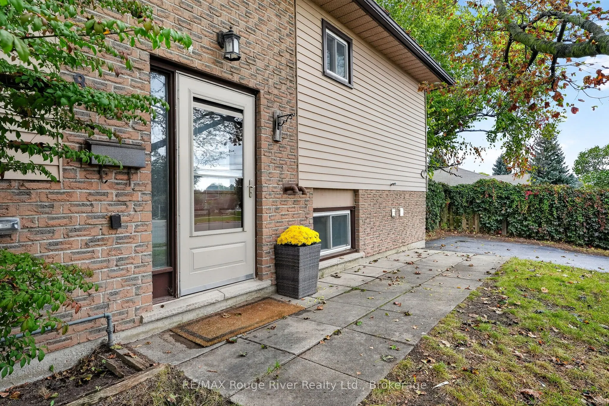 830 Ewing Court