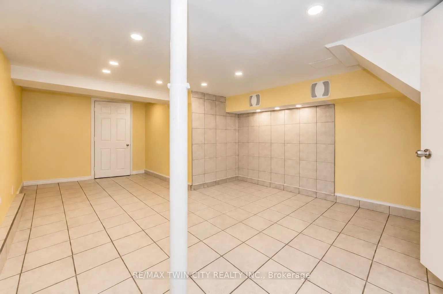 66 Park Hill Road E