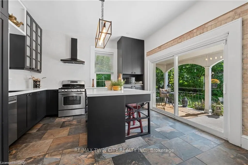 66 Park Hill Road E
