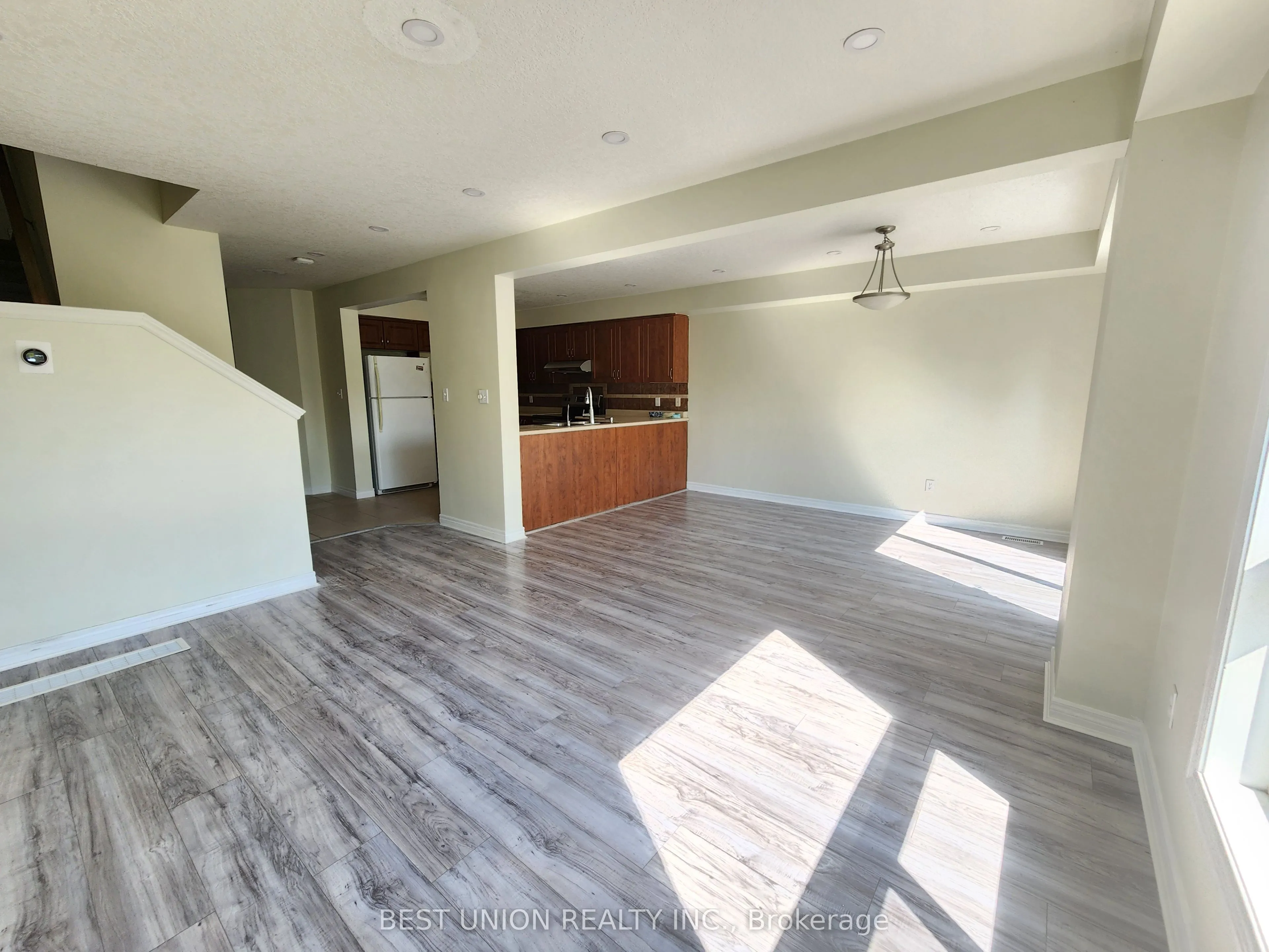 468 Doon Drive S #27