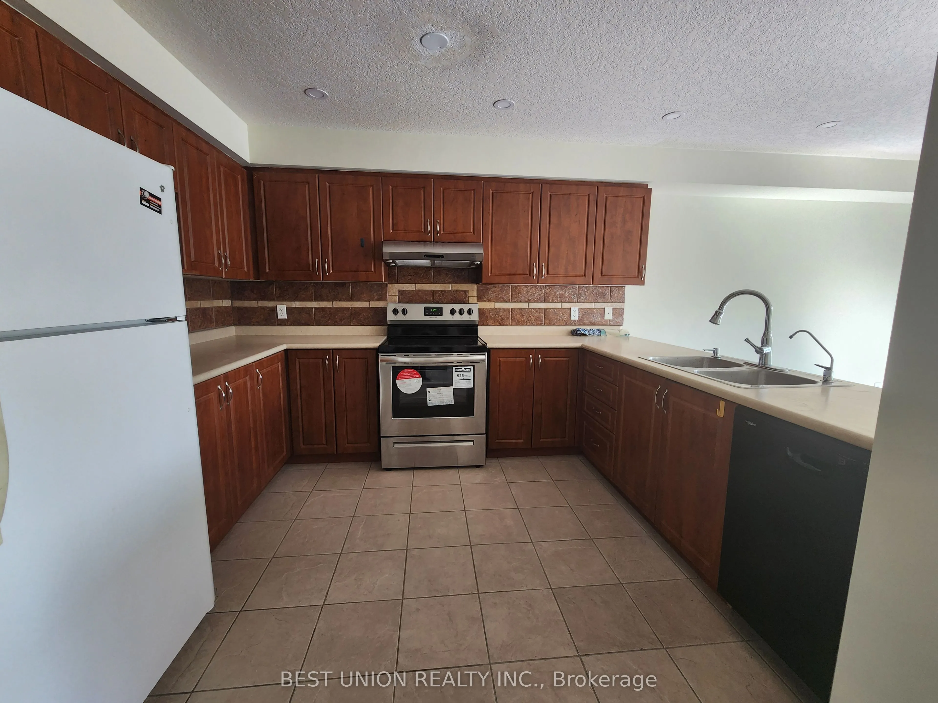 468 Doon Drive S #27