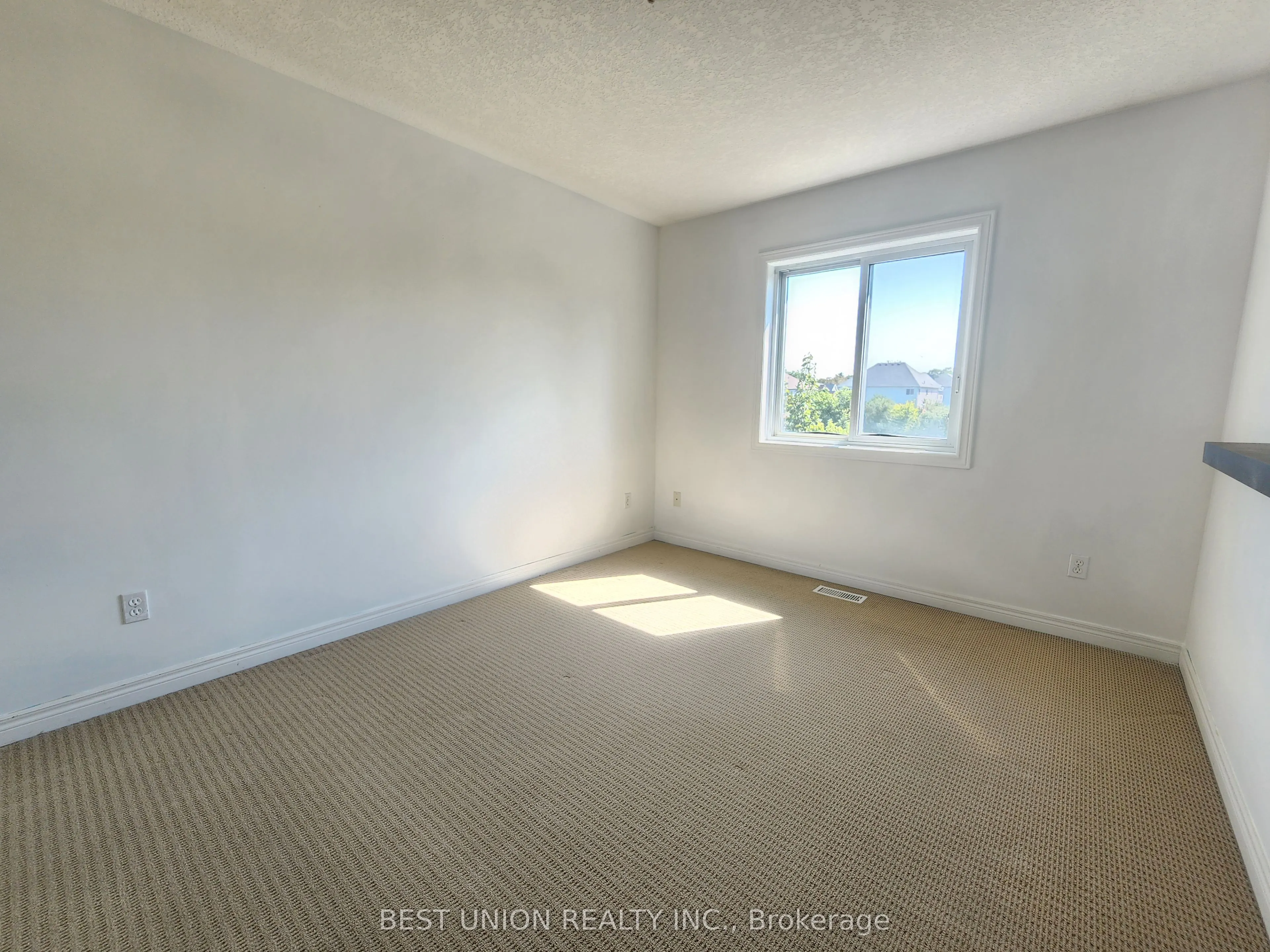 468 Doon Drive S #27