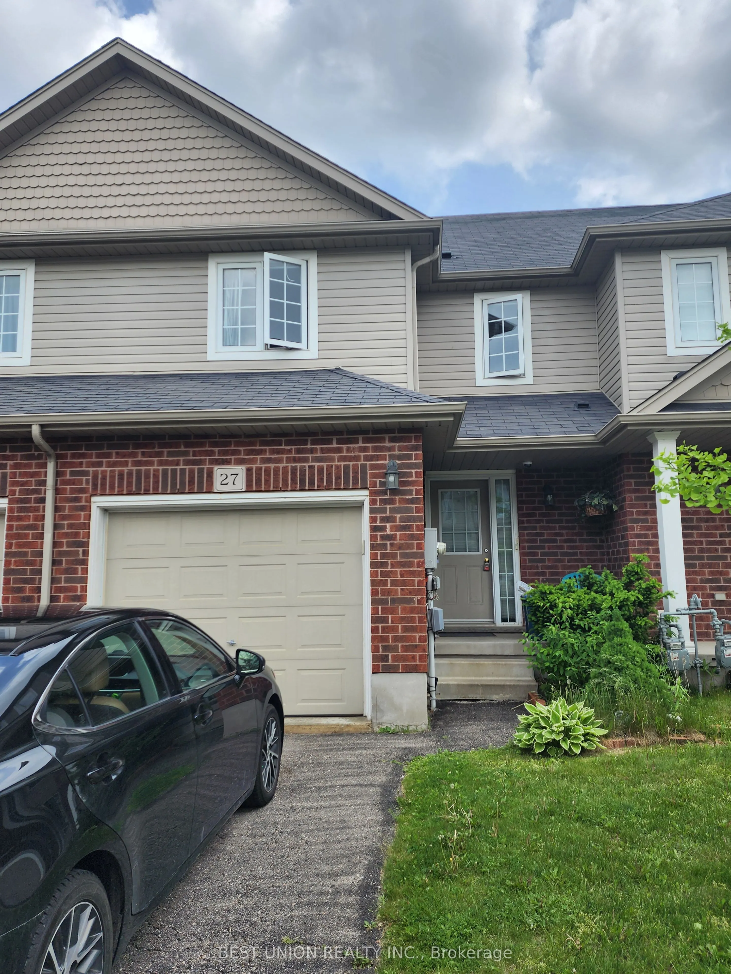 468 Doon Drive S #27