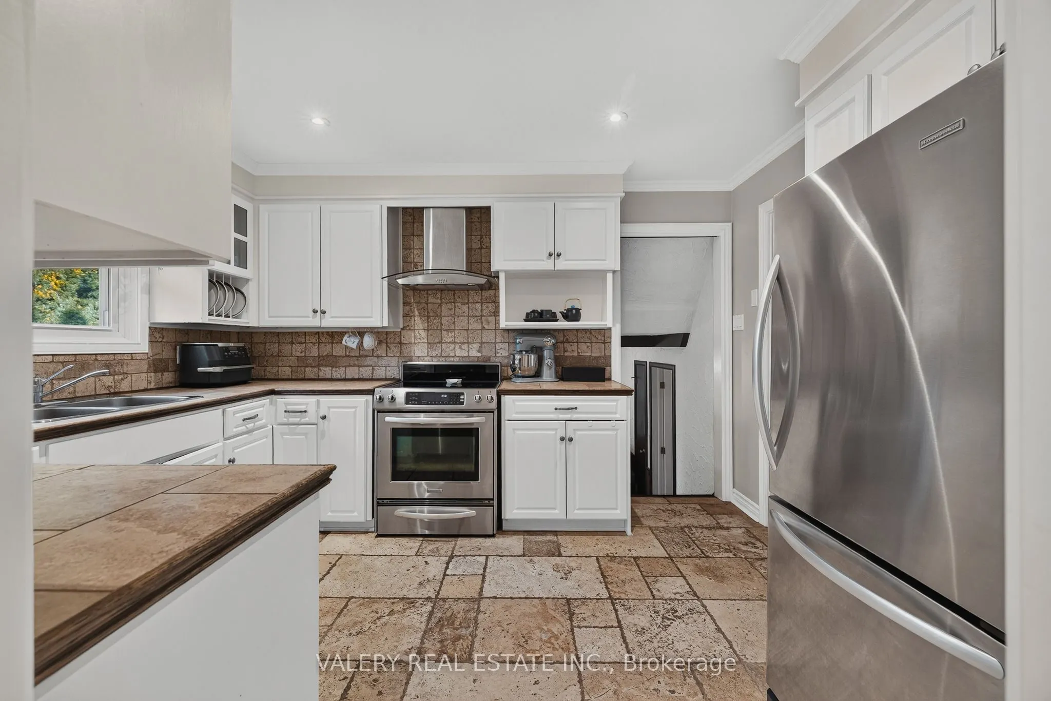 325 Coleridge Drive