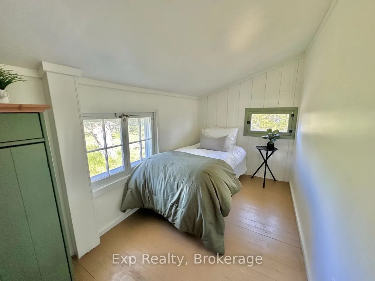 32 Quinte View Road