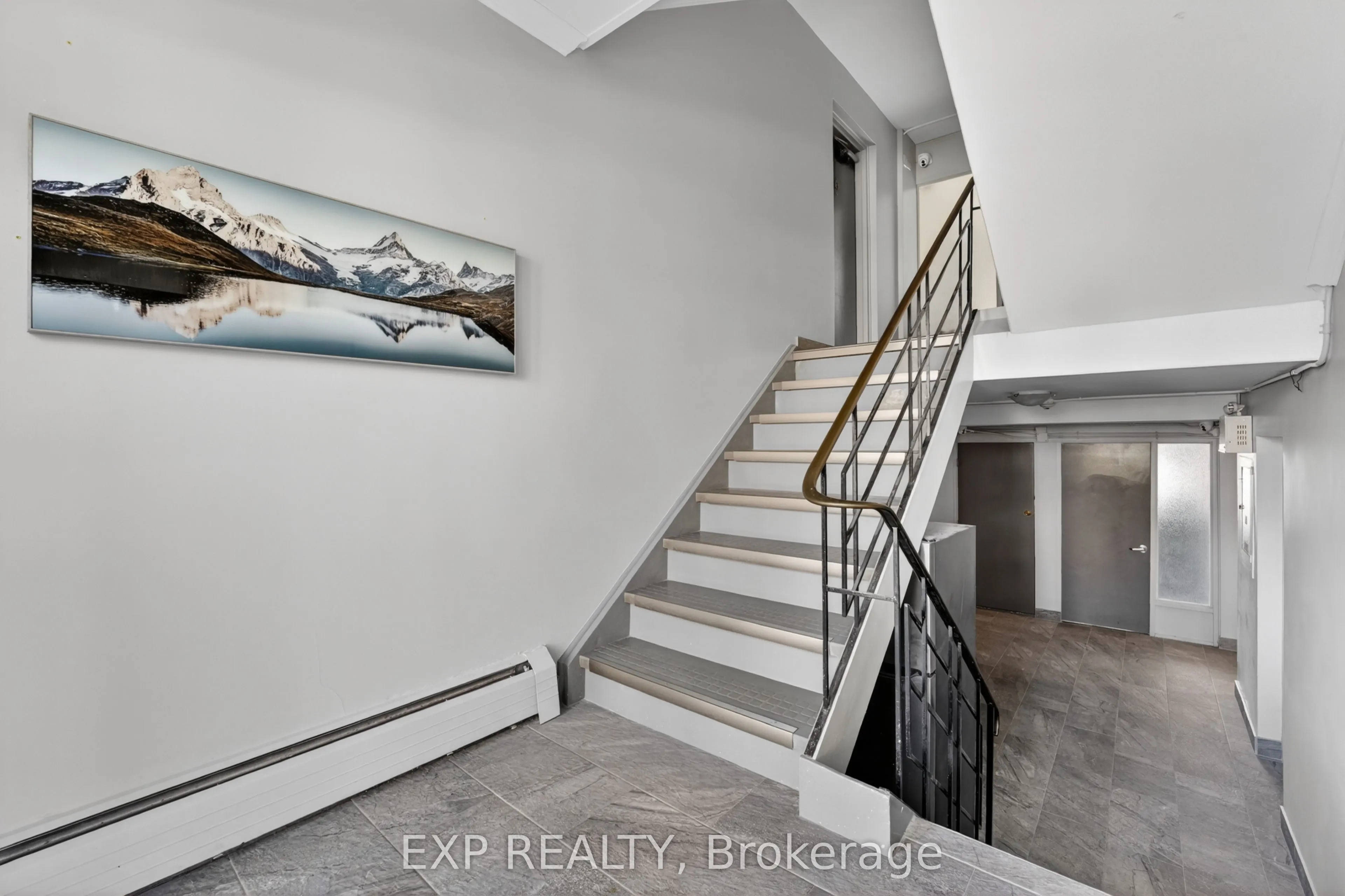81 Kenwood Drive