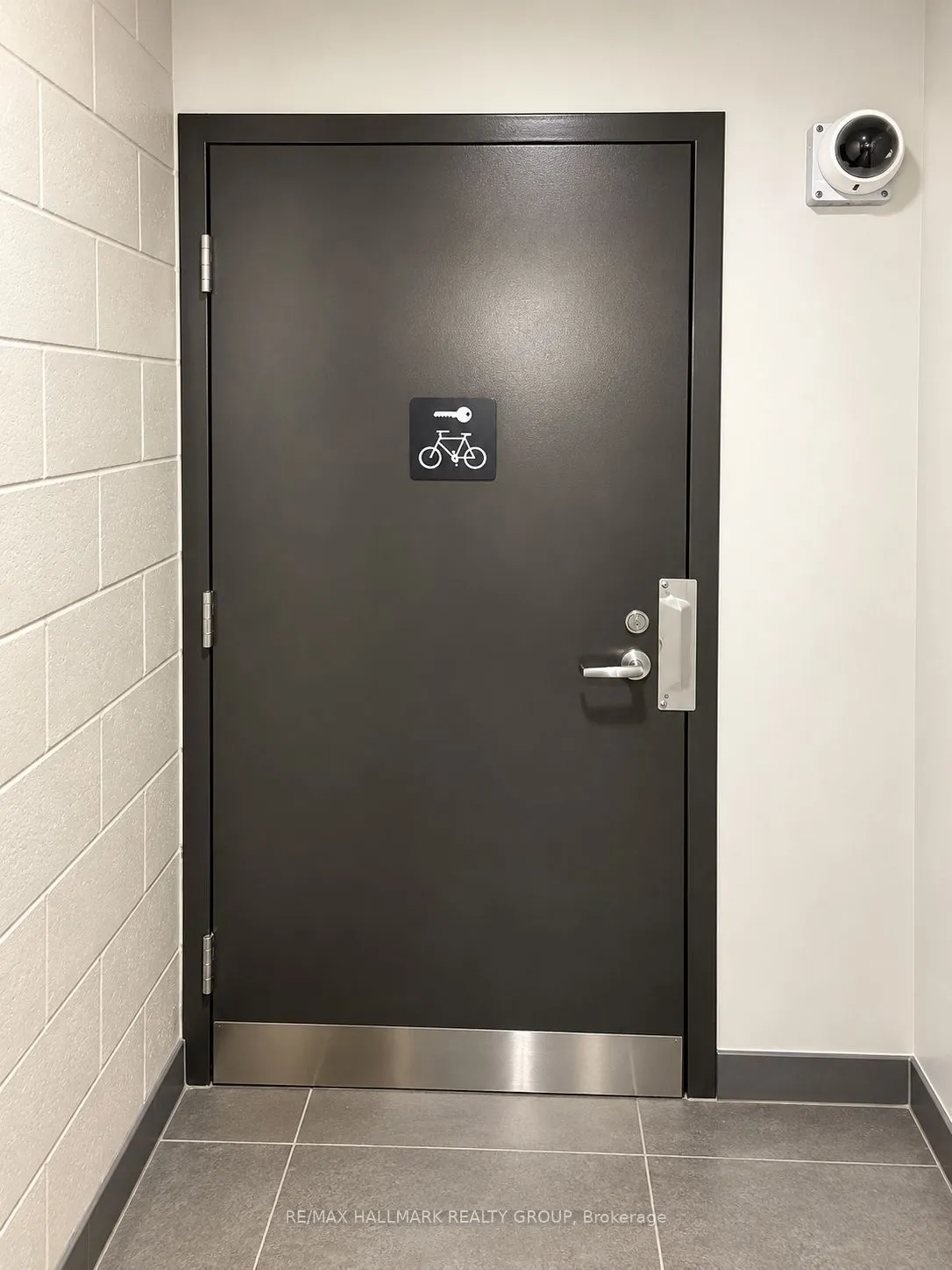 200 LETT Street #302