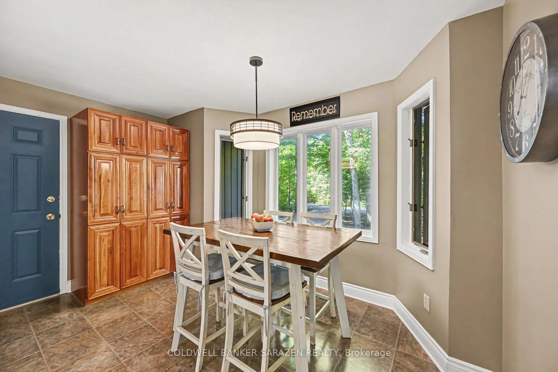 77 Lorlei Drive