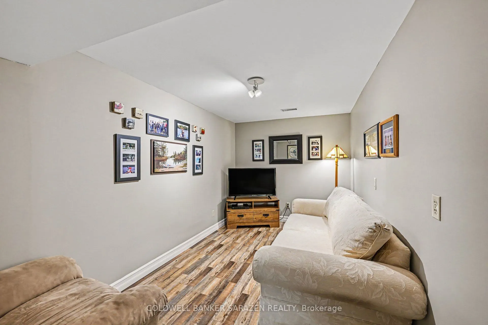 77 Lorlei Drive