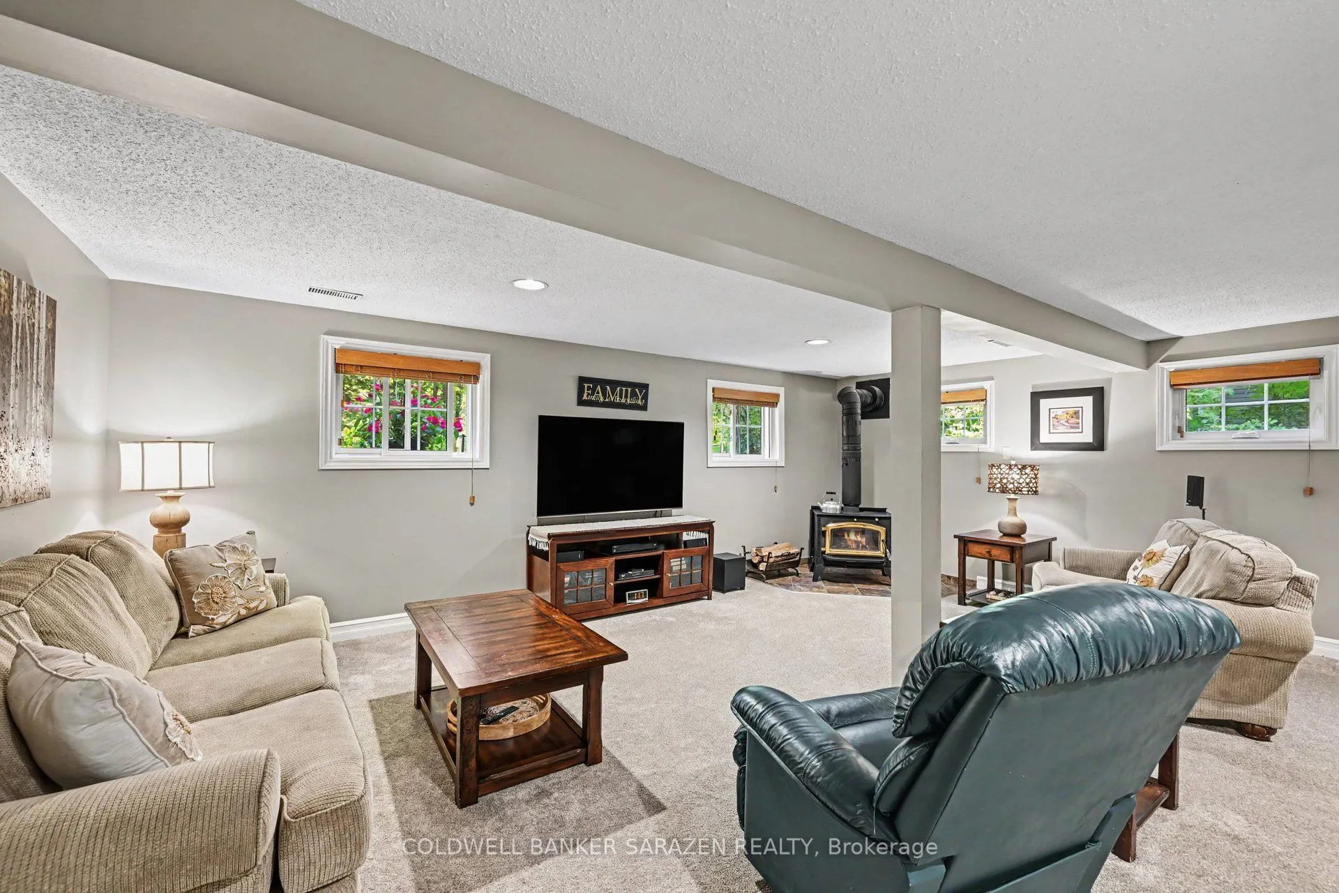 77 Lorlei Drive