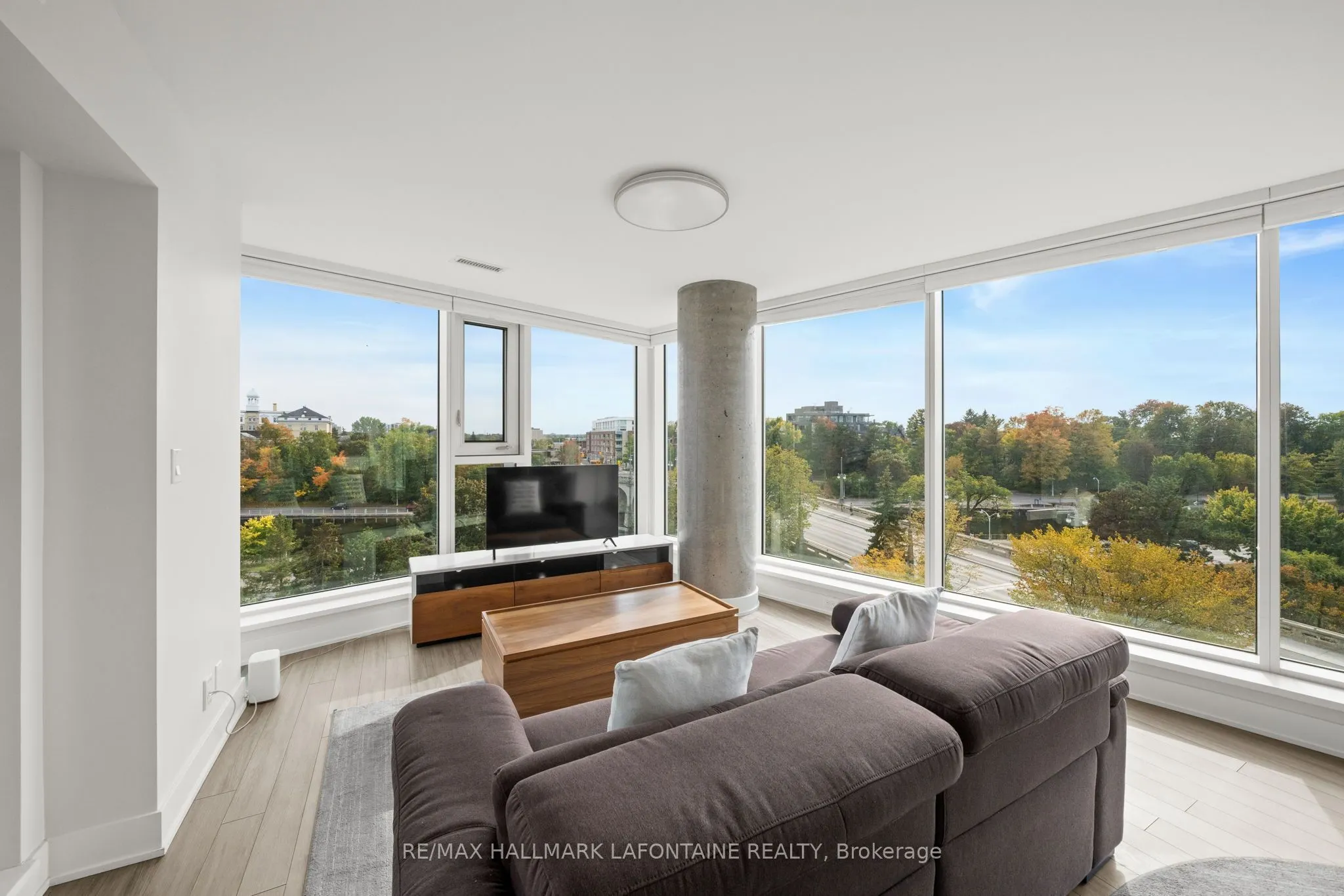 1035 Bank Street #509