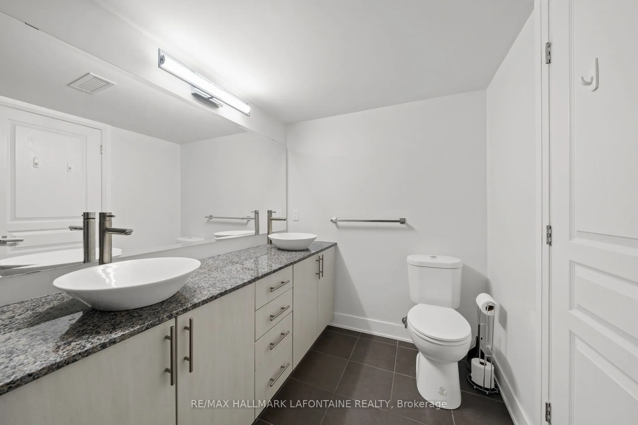 1035 Bank Street #509