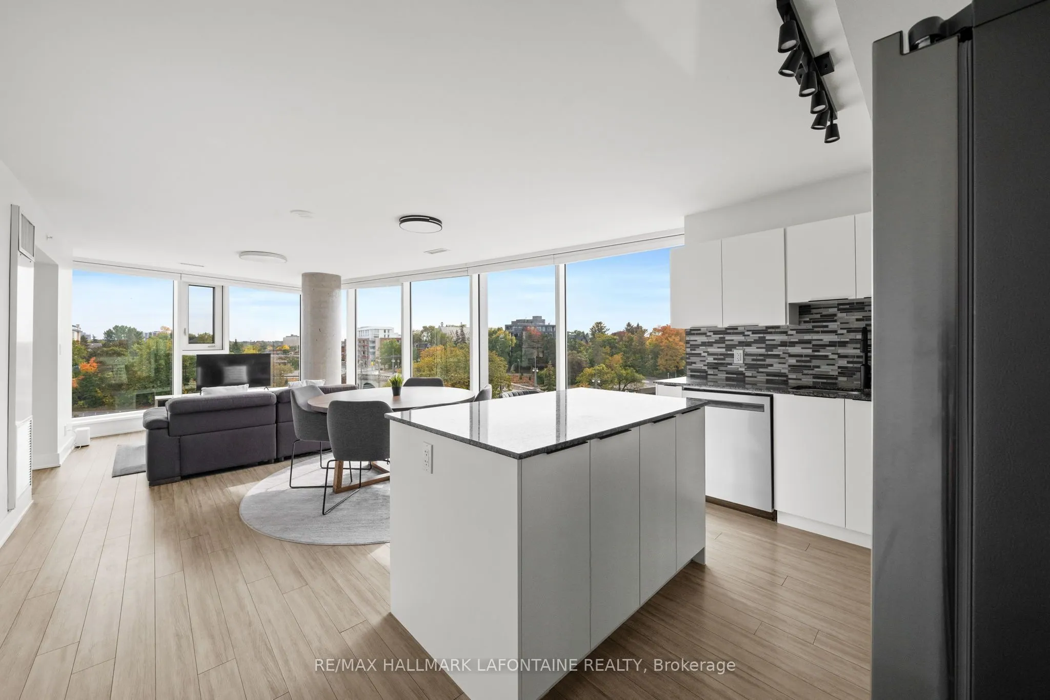 1035 Bank Street #509