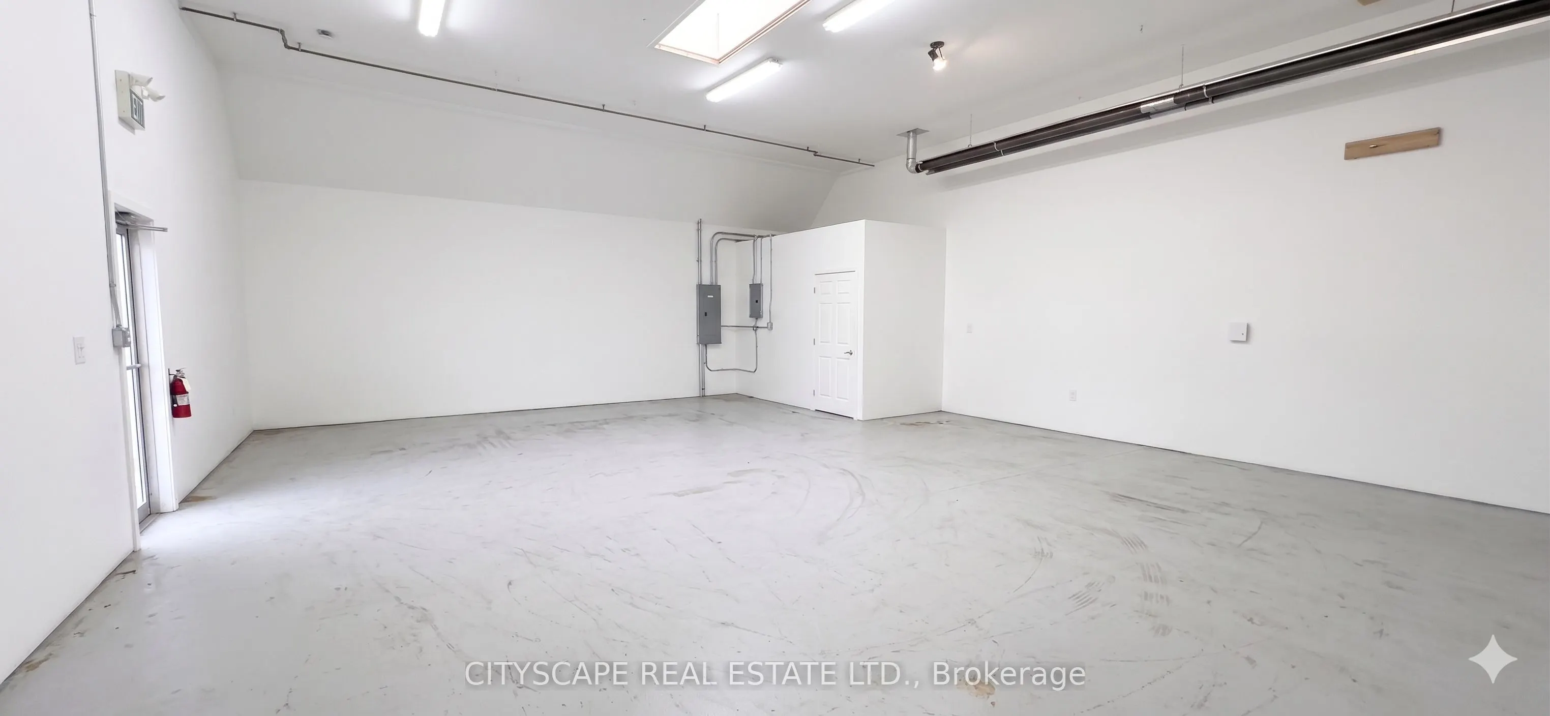 8021 35 Highway #8