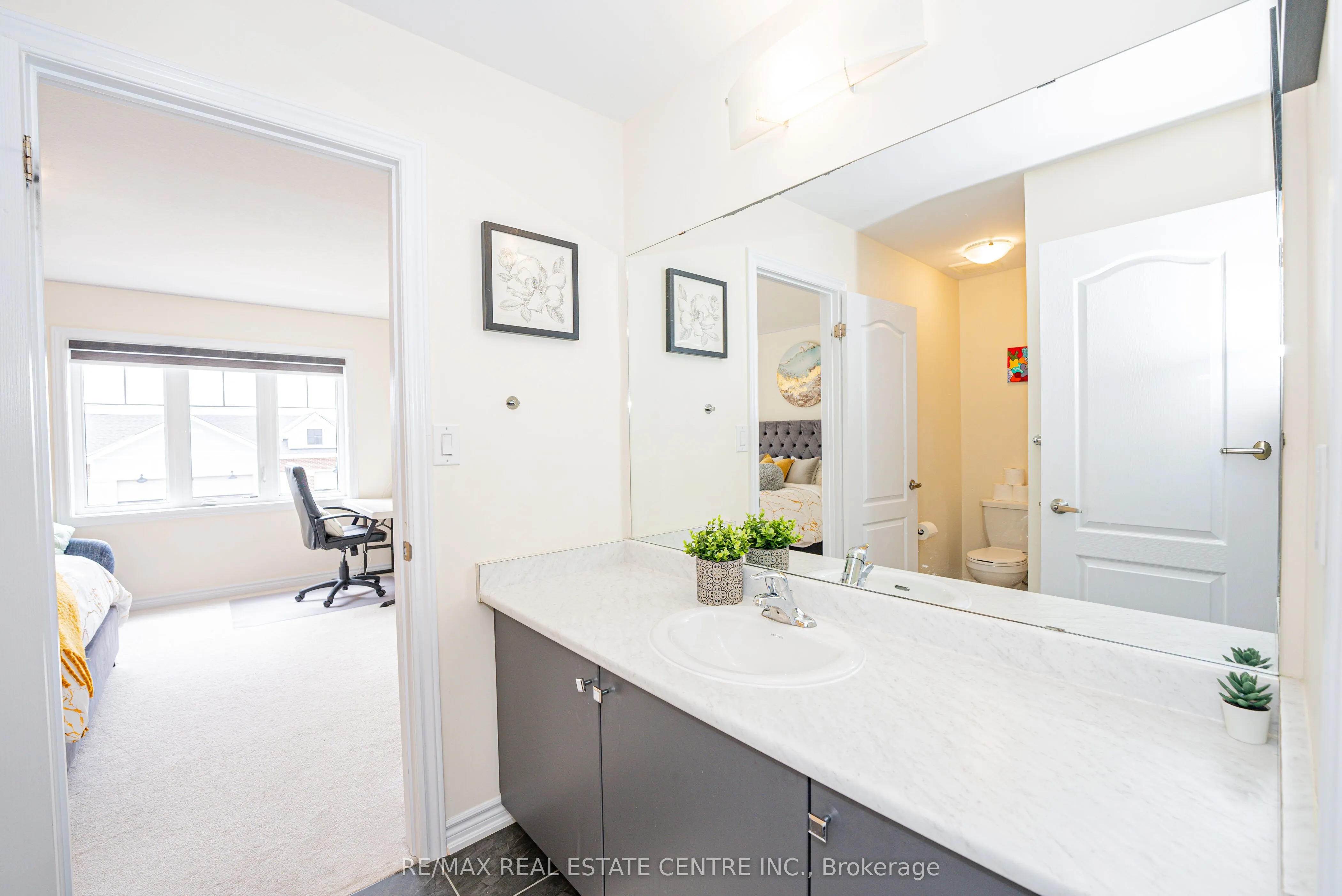 22 Oaktree Drive