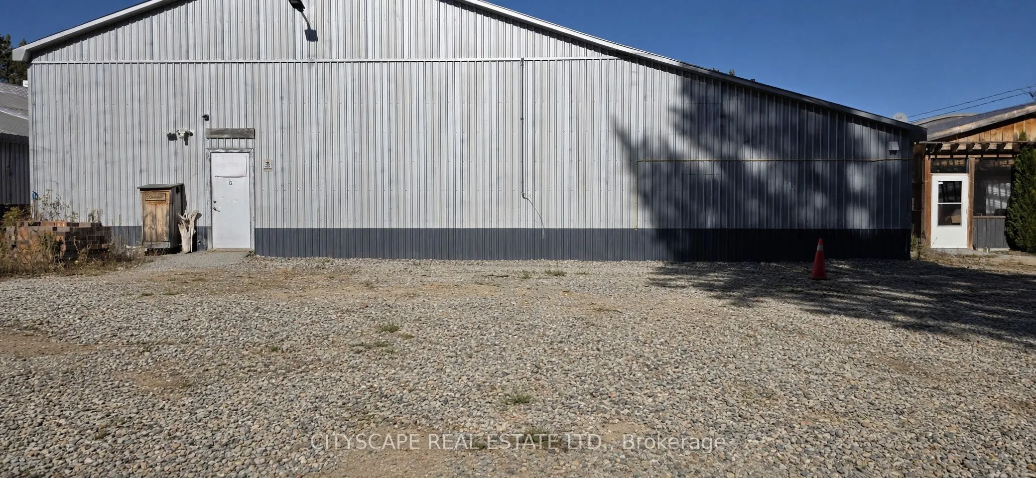 8021 35 Highway #12
