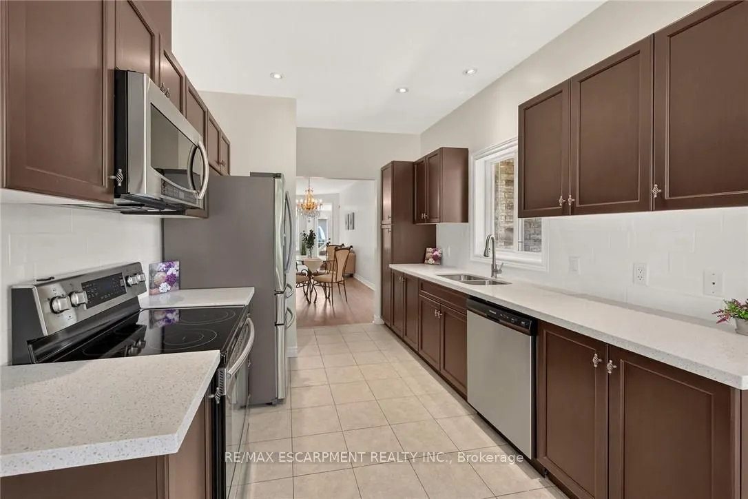 14 Ecker Lane #14