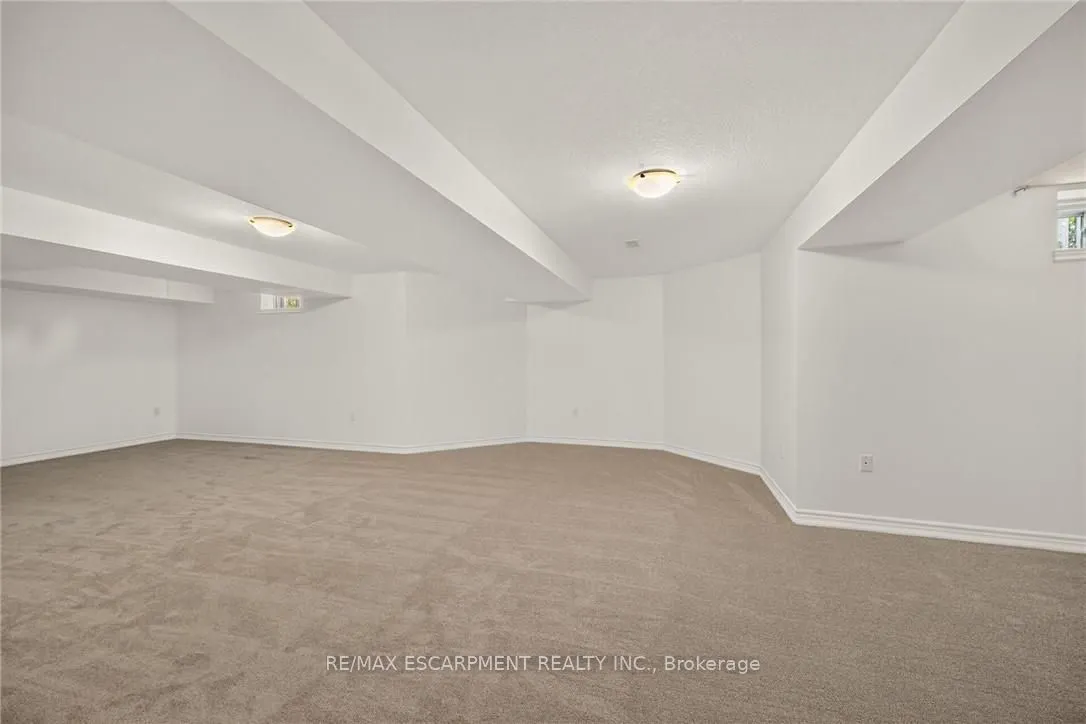 14 Ecker Lane #14