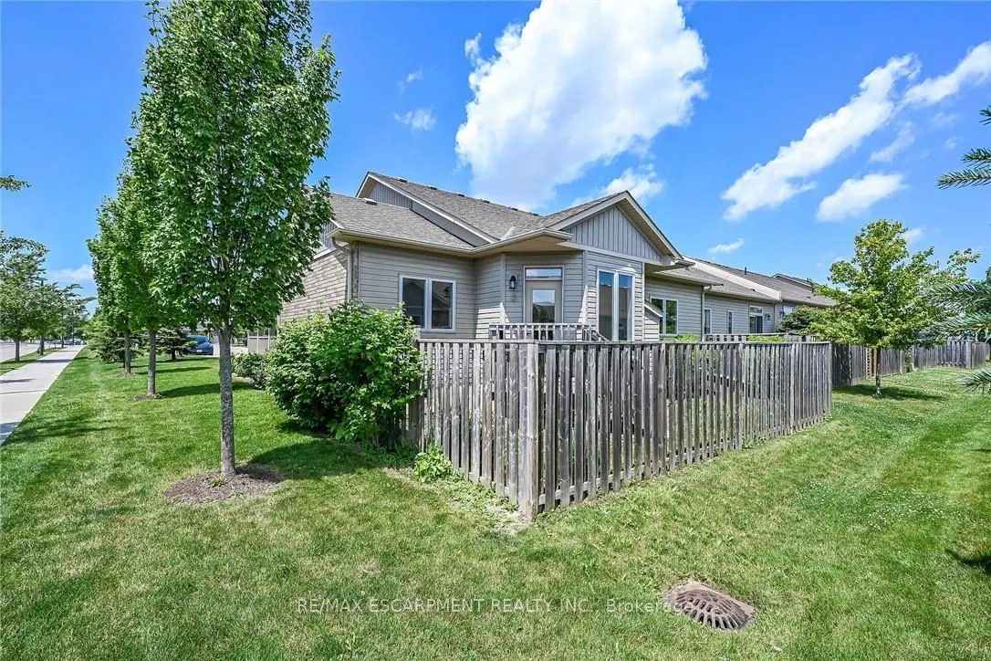 14 Ecker Lane #14