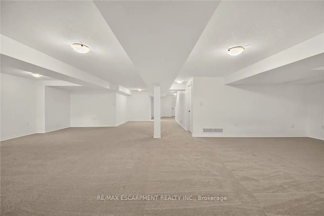 14 Ecker Lane #14