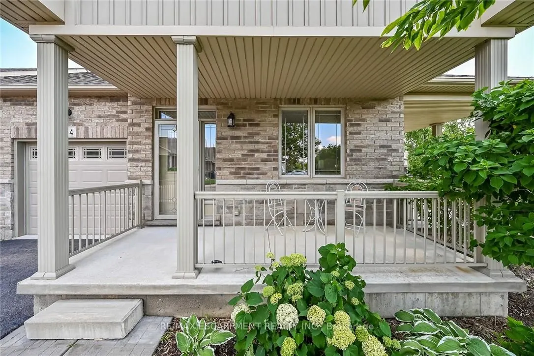 14 Ecker Lane #14