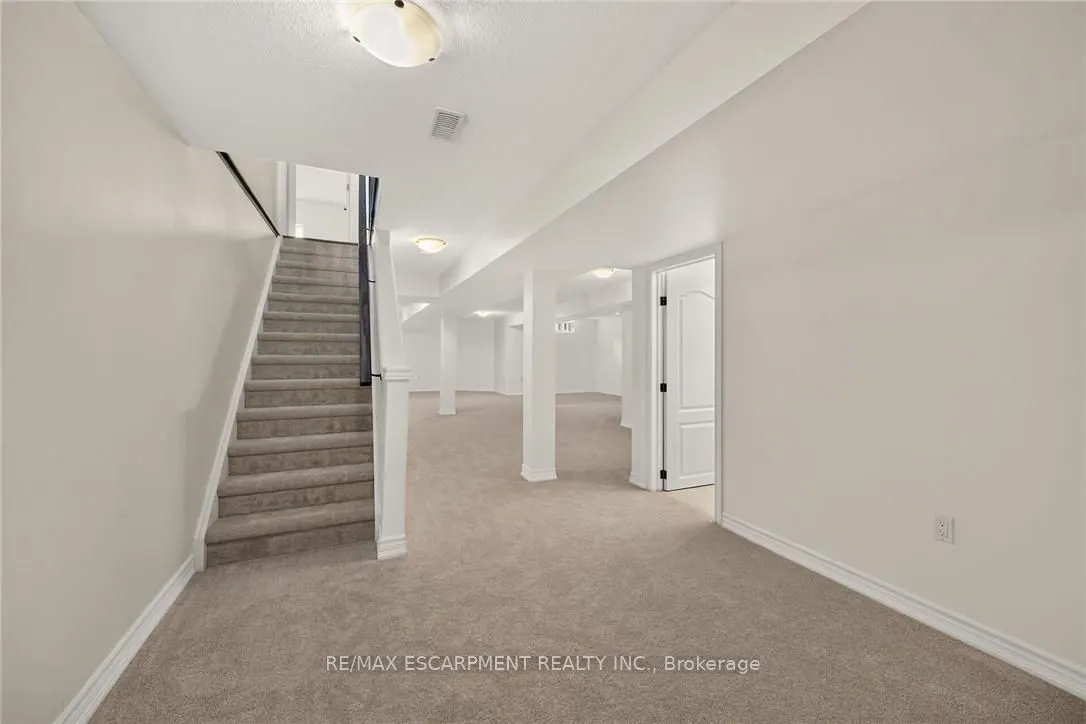 14 Ecker Lane #14