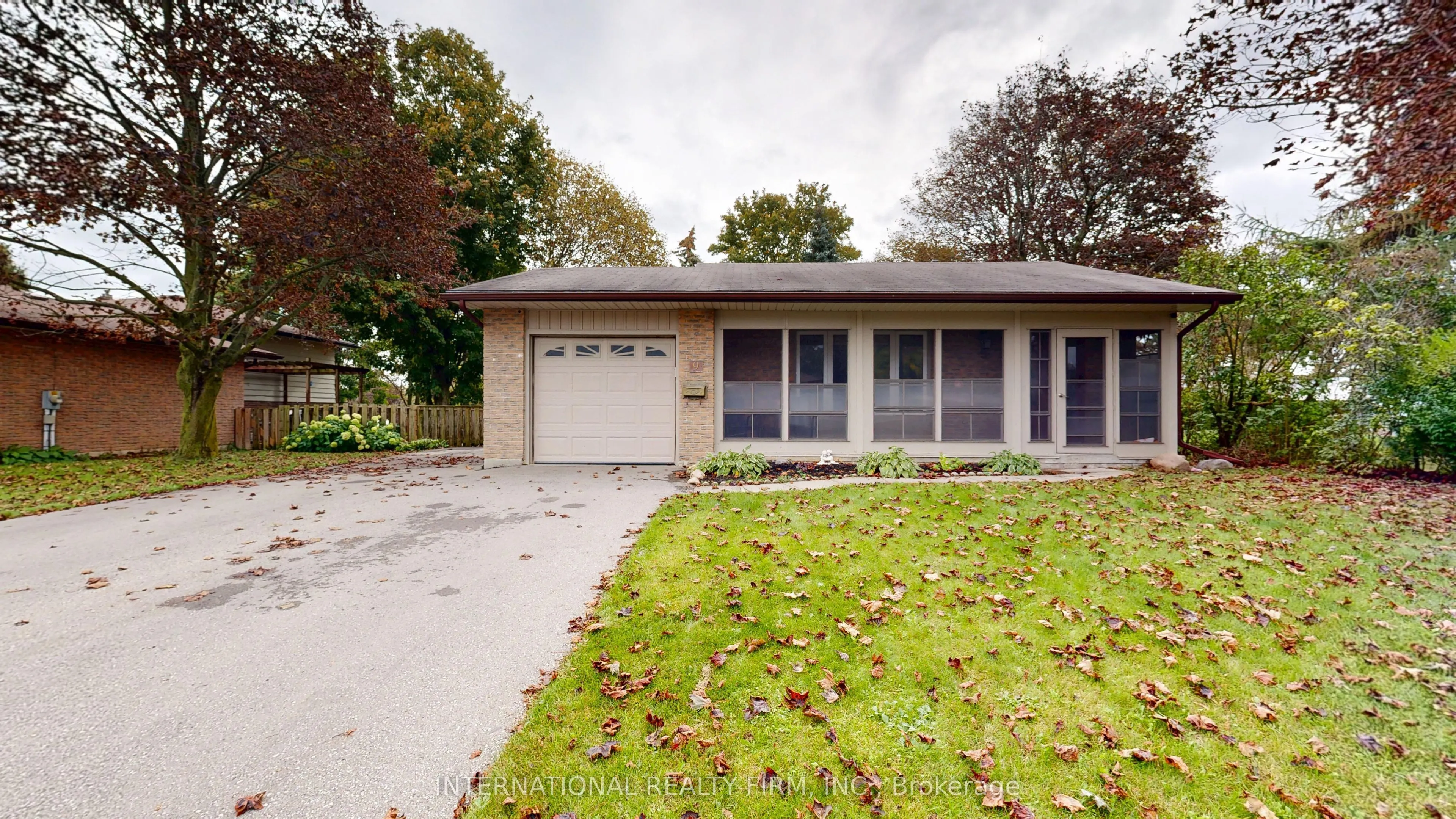 9 Vaughan Avenue