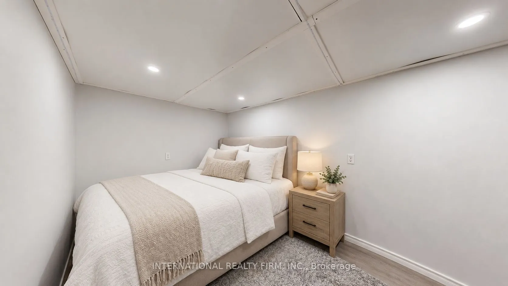 9 Vaughan Avenue