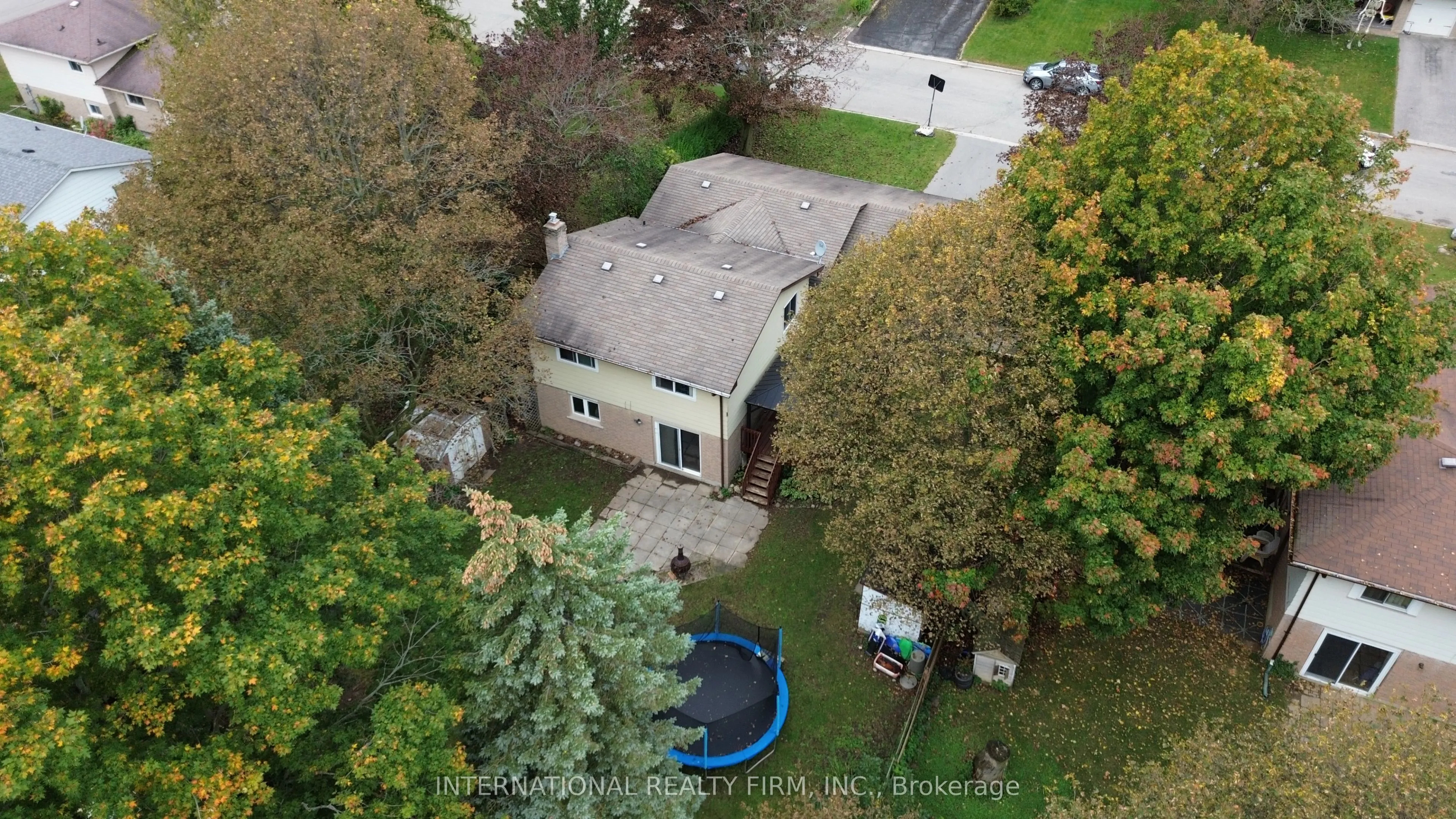 9 Vaughan Avenue