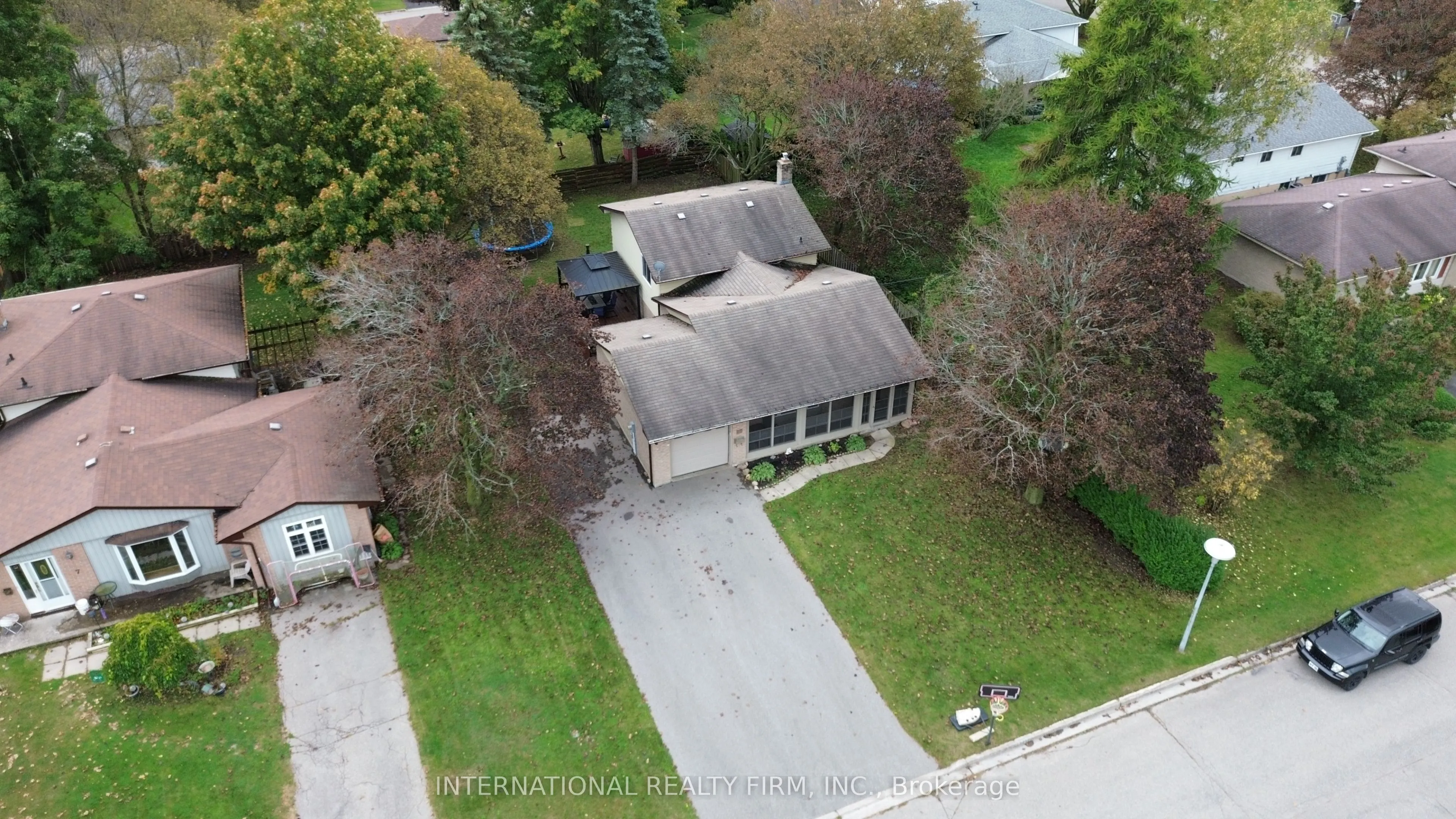 9 Vaughan Avenue