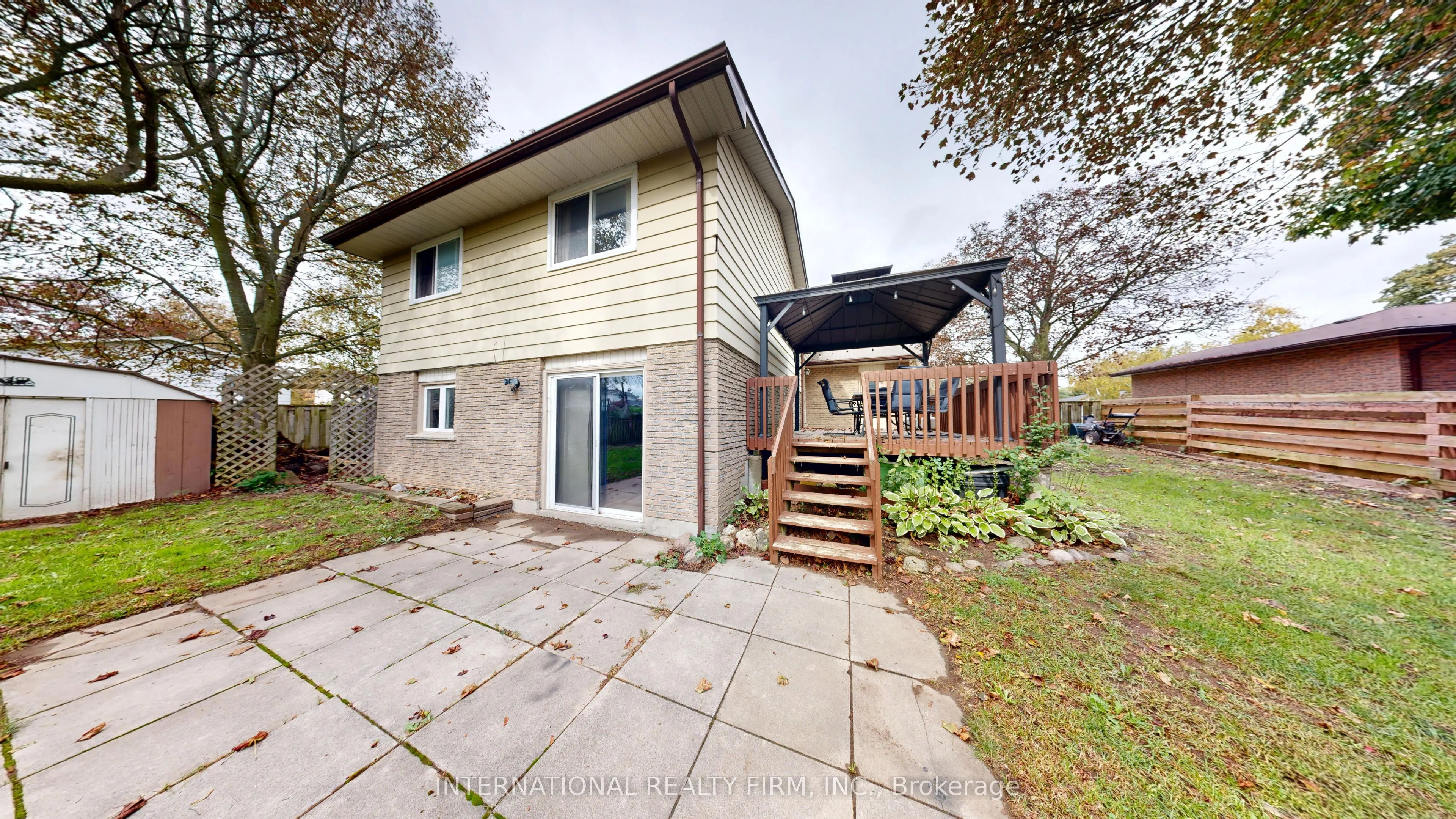9 Vaughan Avenue