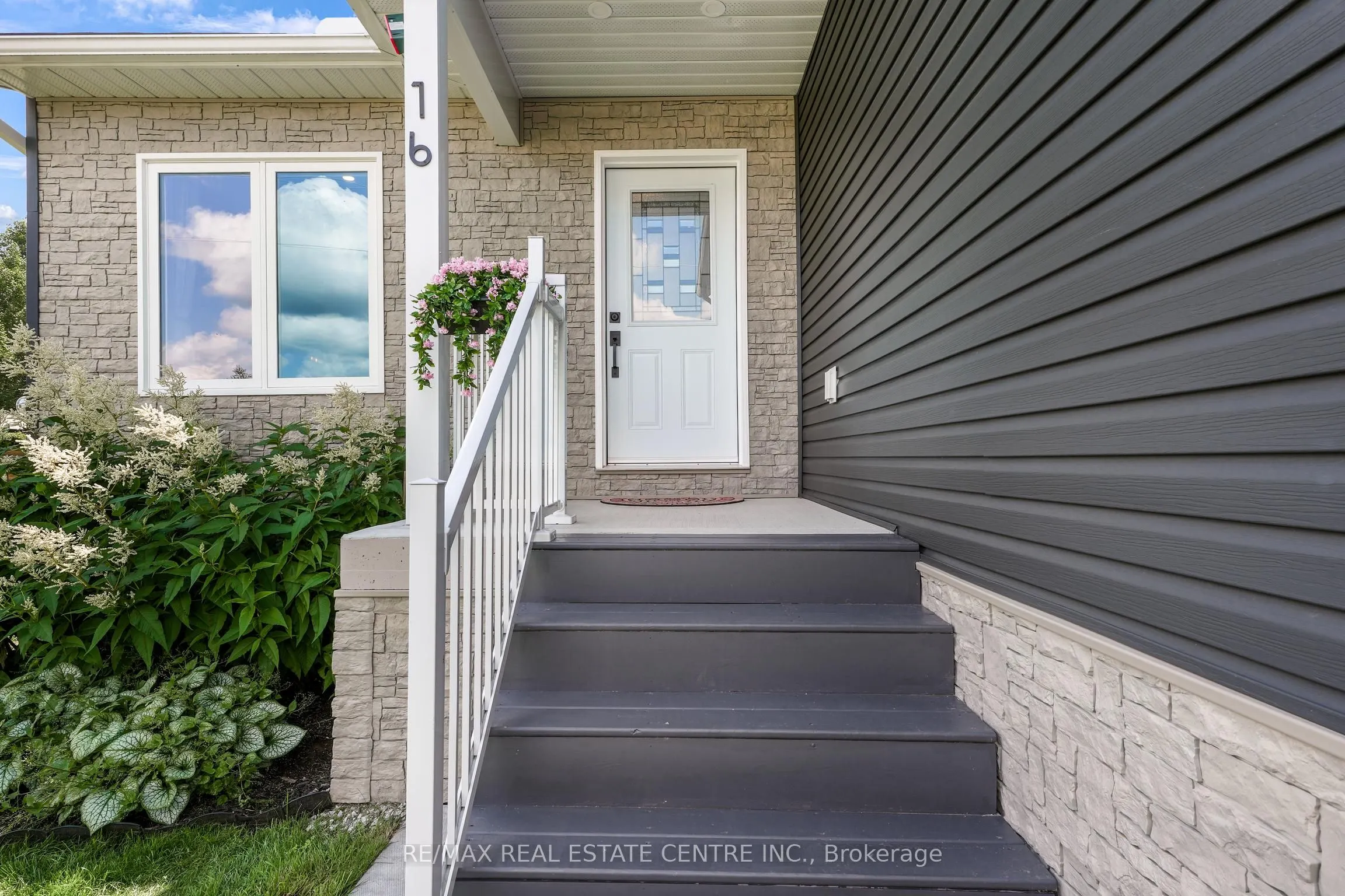 16 Williams Drive