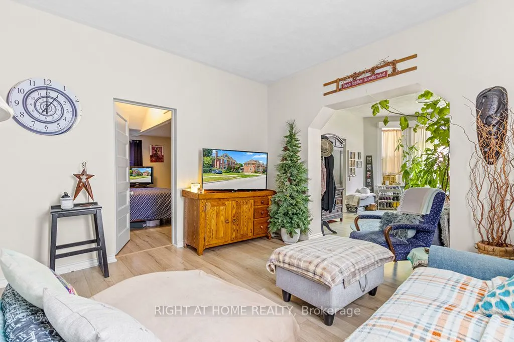 774 4th Avenue E #1