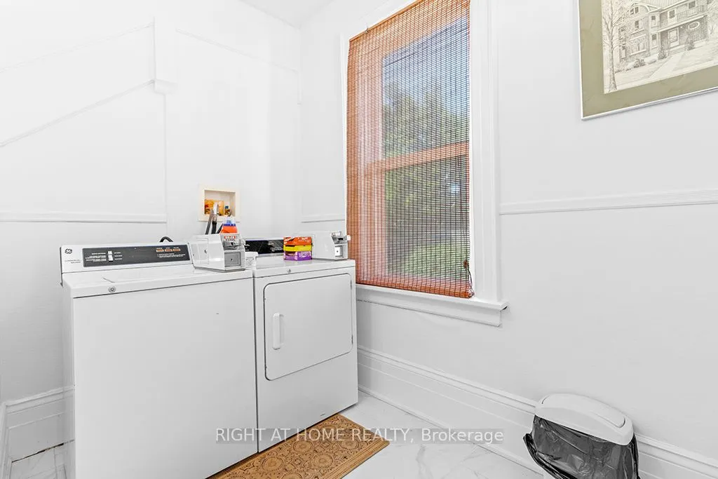 774 4th Avenue E #1