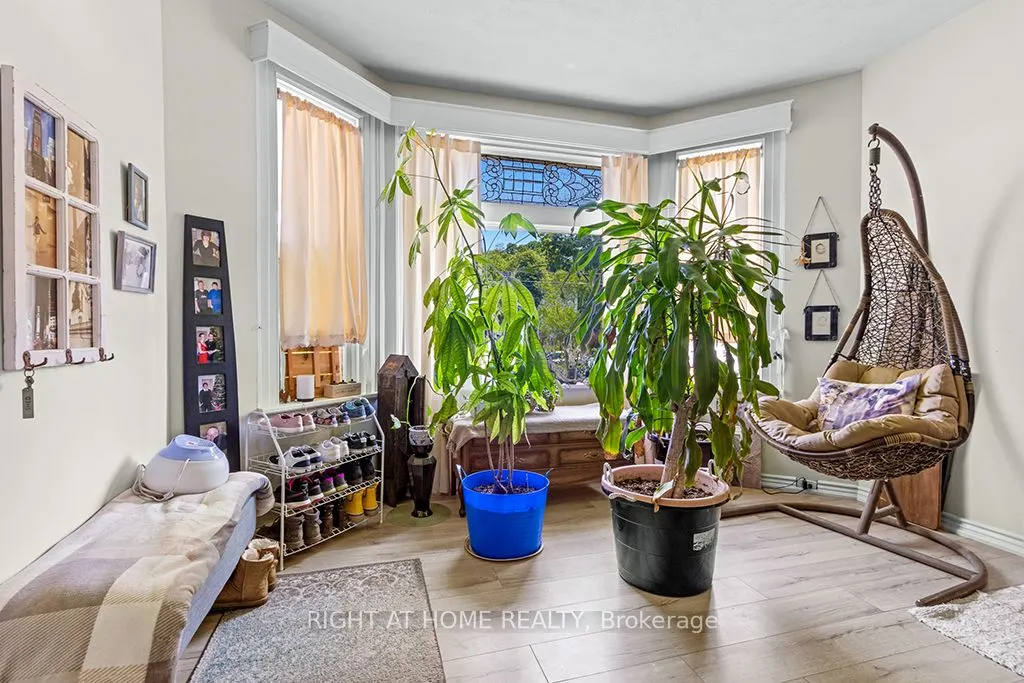 774 4th Avenue E #1
