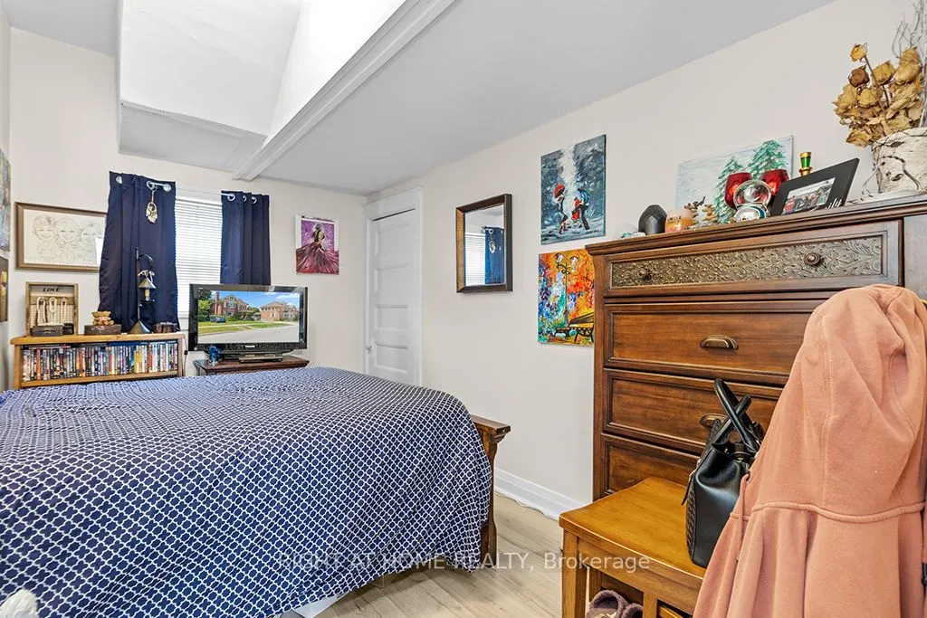 774 4th Avenue E #1